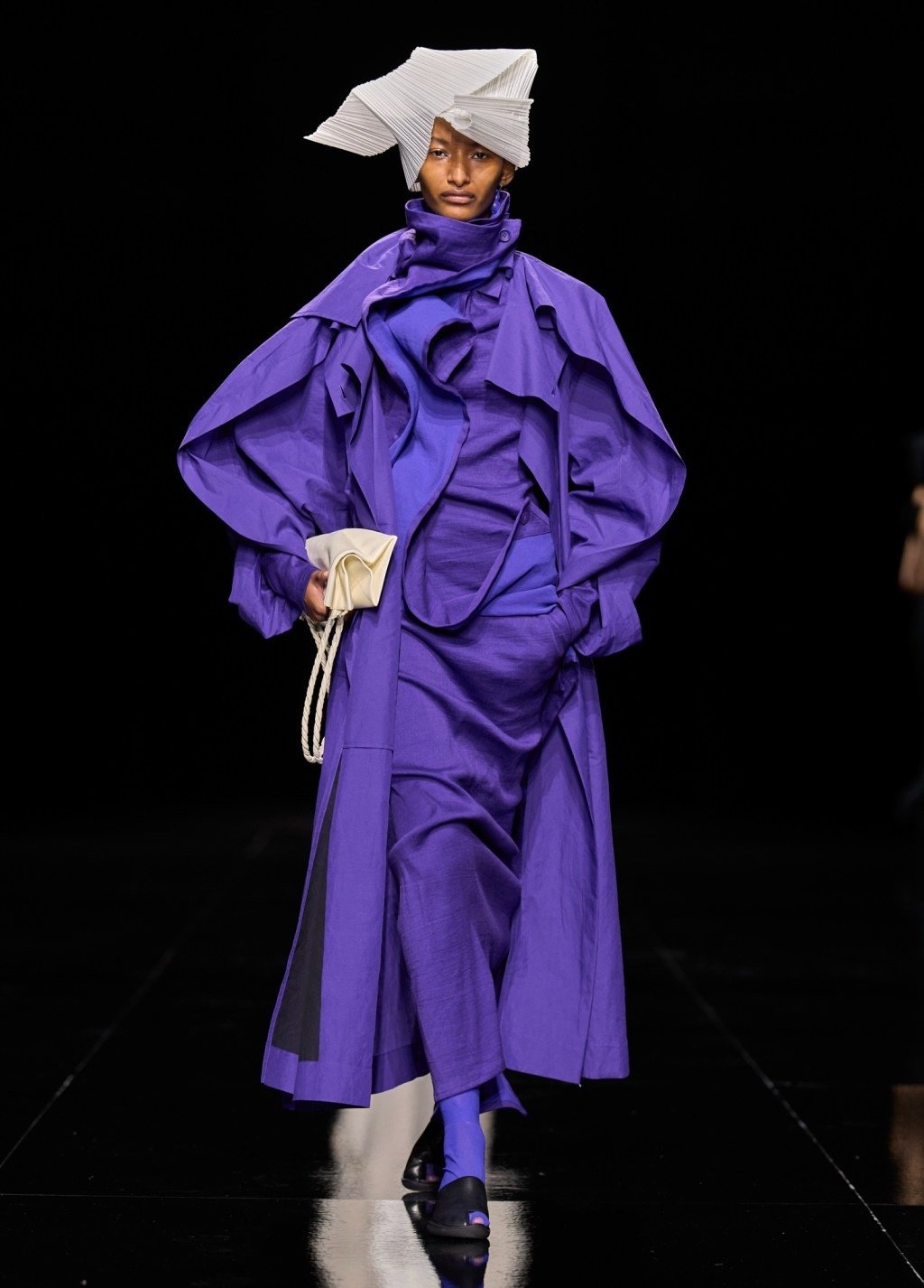 A Stylish Gathering

Issey Miyake Spring 2027

Image: Courtesy