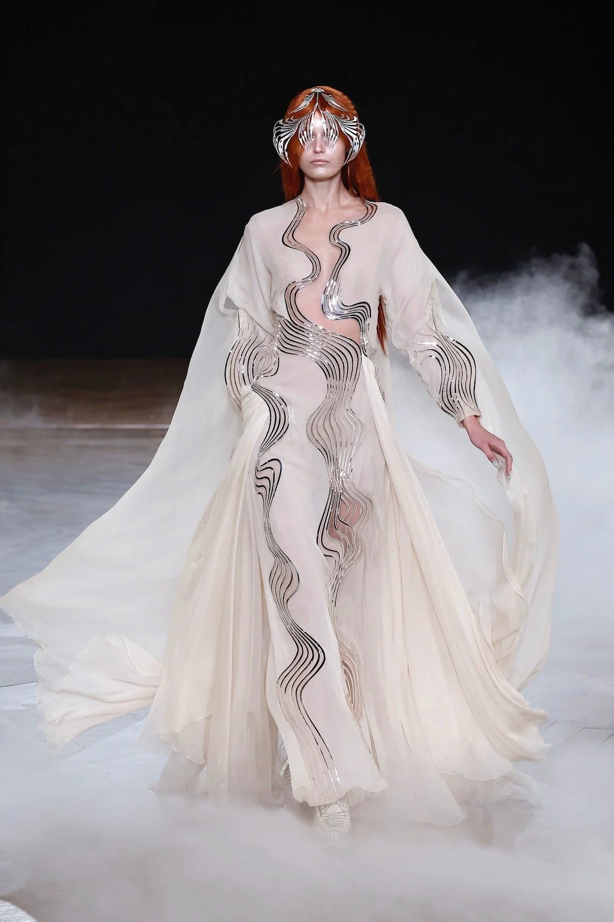 Iris van Herpen Fall 2026 Haute Couture

Image: NOWFASHION.com