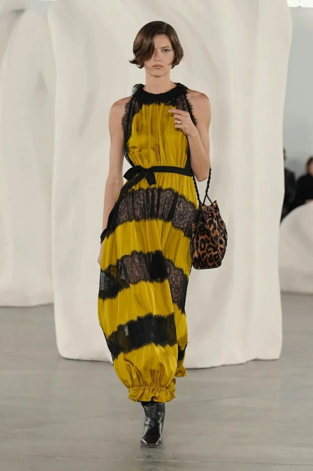 Leopard Leads the Pack

Ulla Johnson Fall 2026

Image: Courtesy