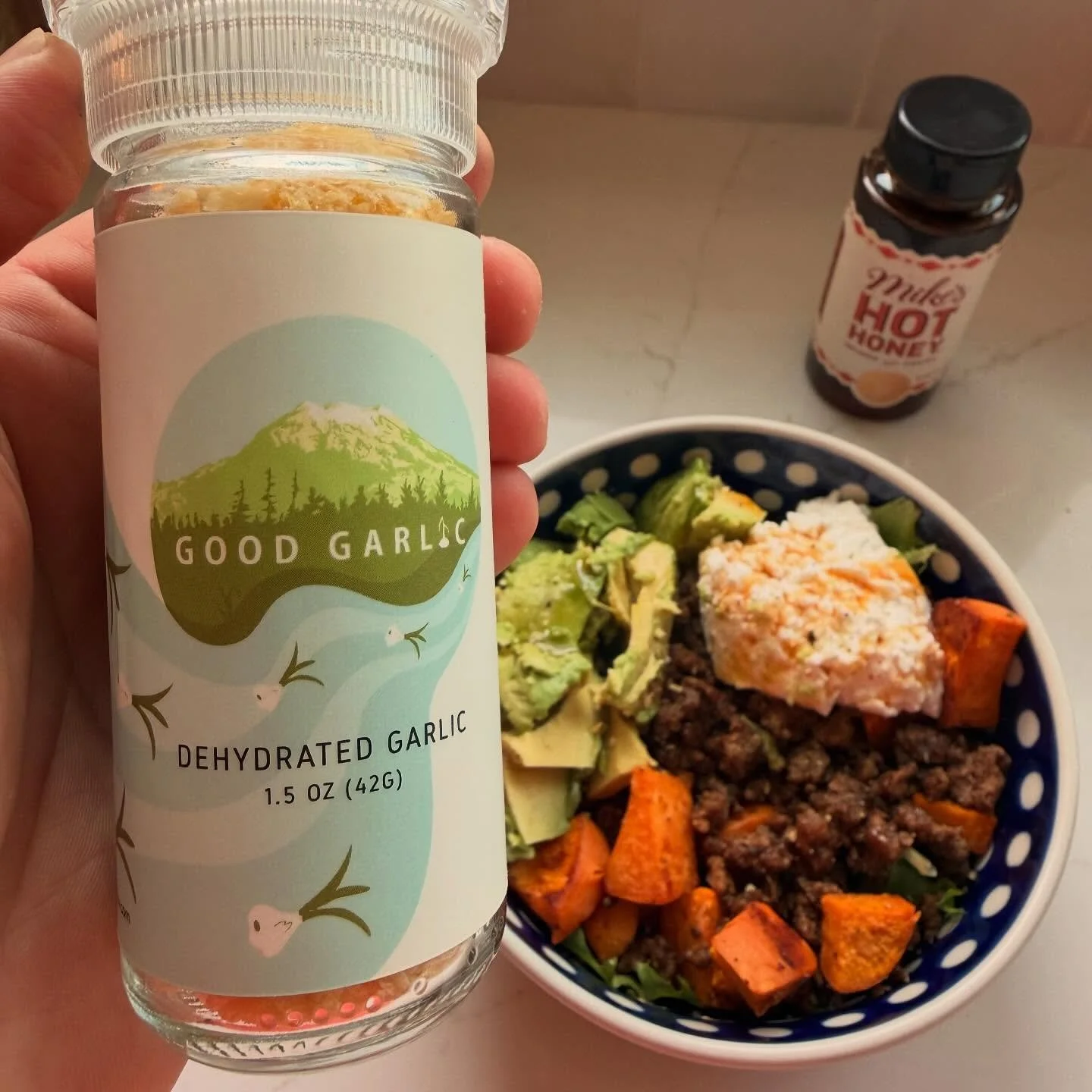 Not every meal has to be glamorous! 
The viral sweet potato bowl with local ground beef and a fresh grind of garlic. Simple, fast, and way better than it looks. 😅