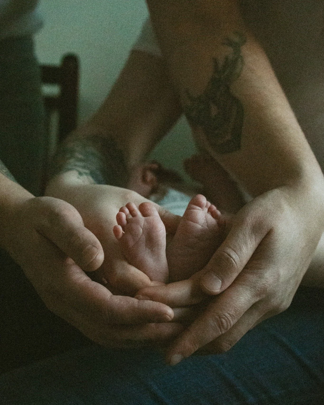 First in-home newborn session of 2026 is in the books, and honestly, it&rsquo;s the inspiration behind every session going forward. The natural light poured into this sweet little nursery and set a calm, cozy tone that made it easy to capture such pr