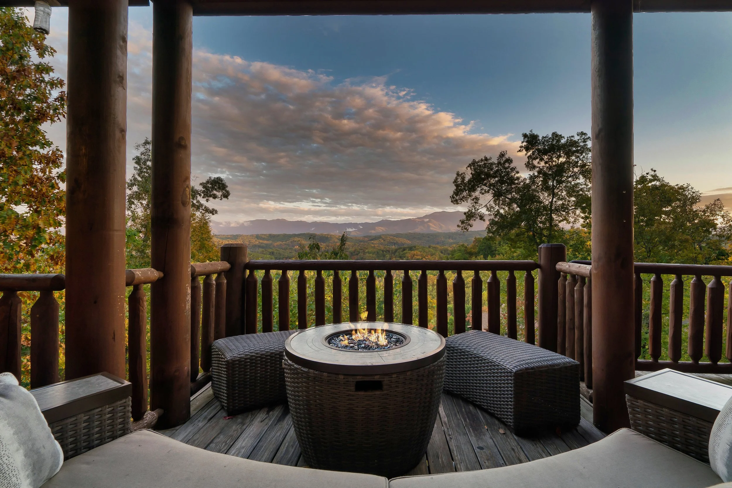 Deck Main Level- Sky Vista.jpeg