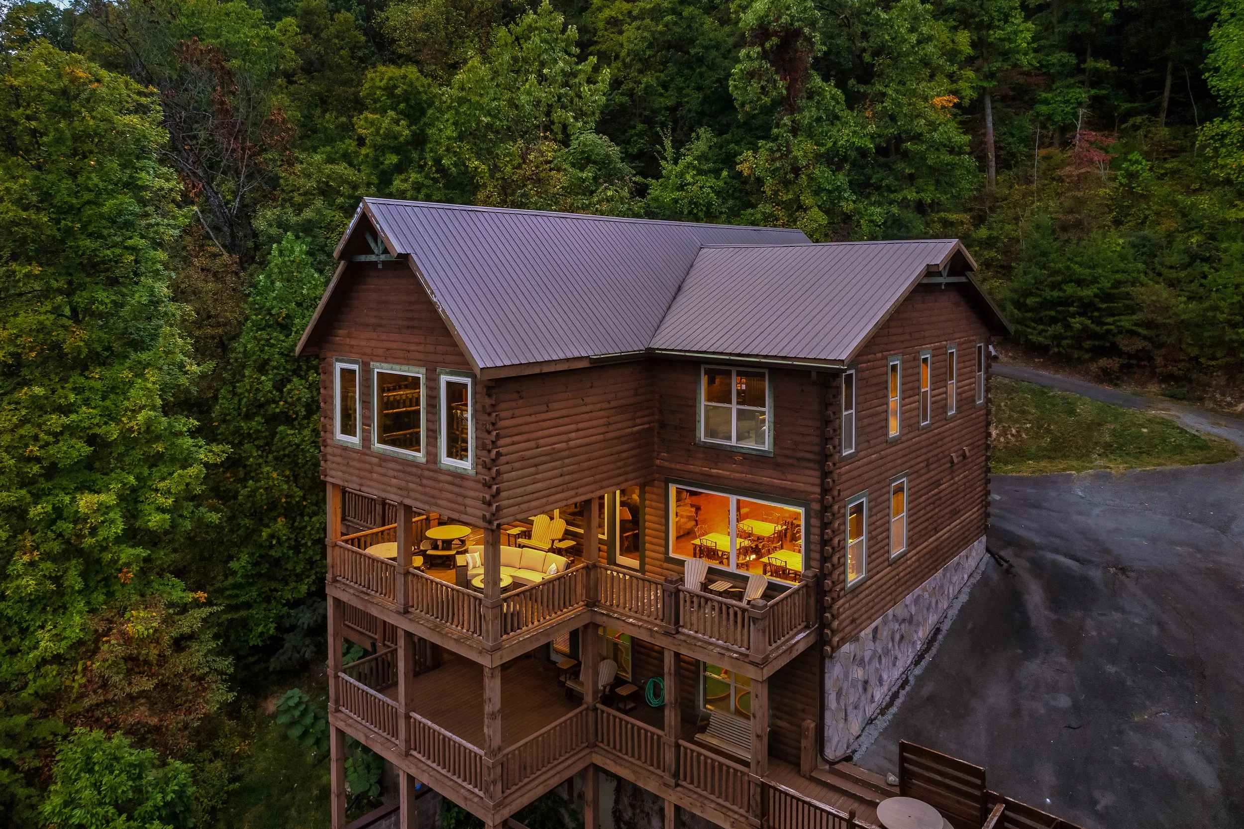 Outside- Mountain Golf Lodge.jpeg