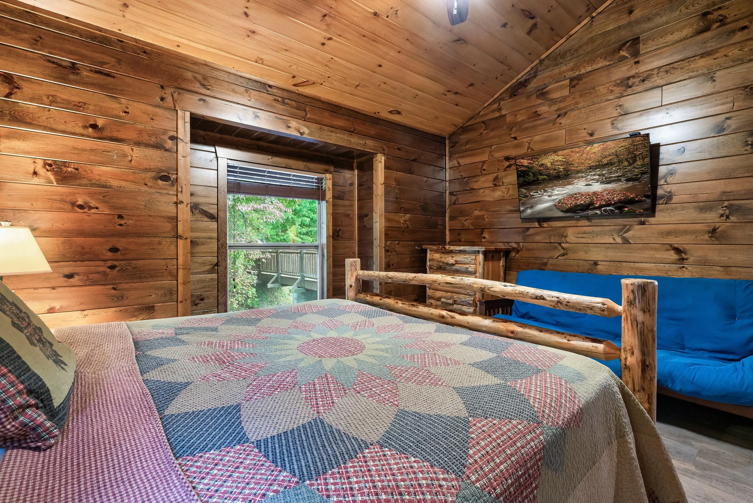 Bedroom 8- Mountain Golf Lodge.jpeg