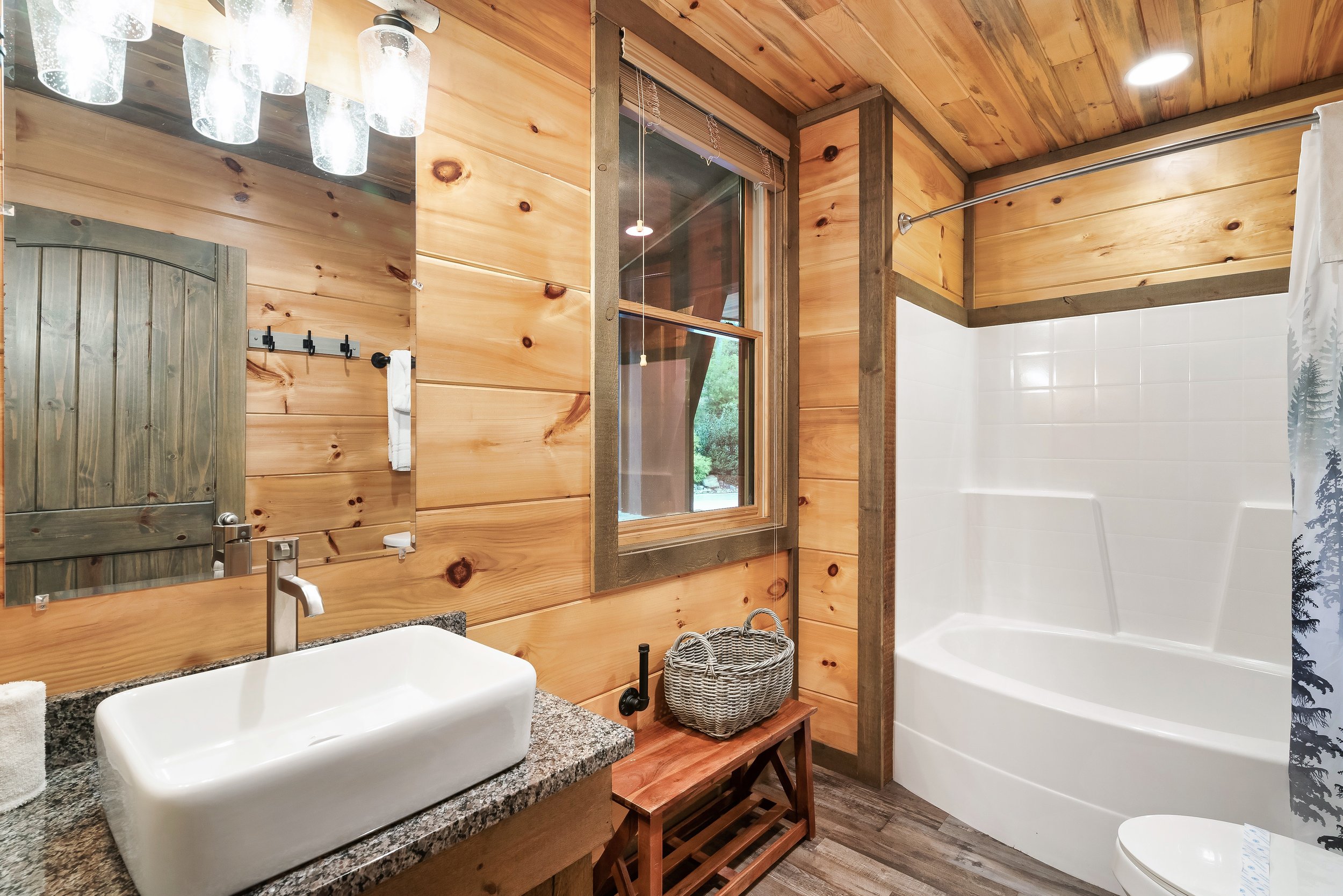 Bathroom 4 Main Level- Sky River Lodge.jpeg