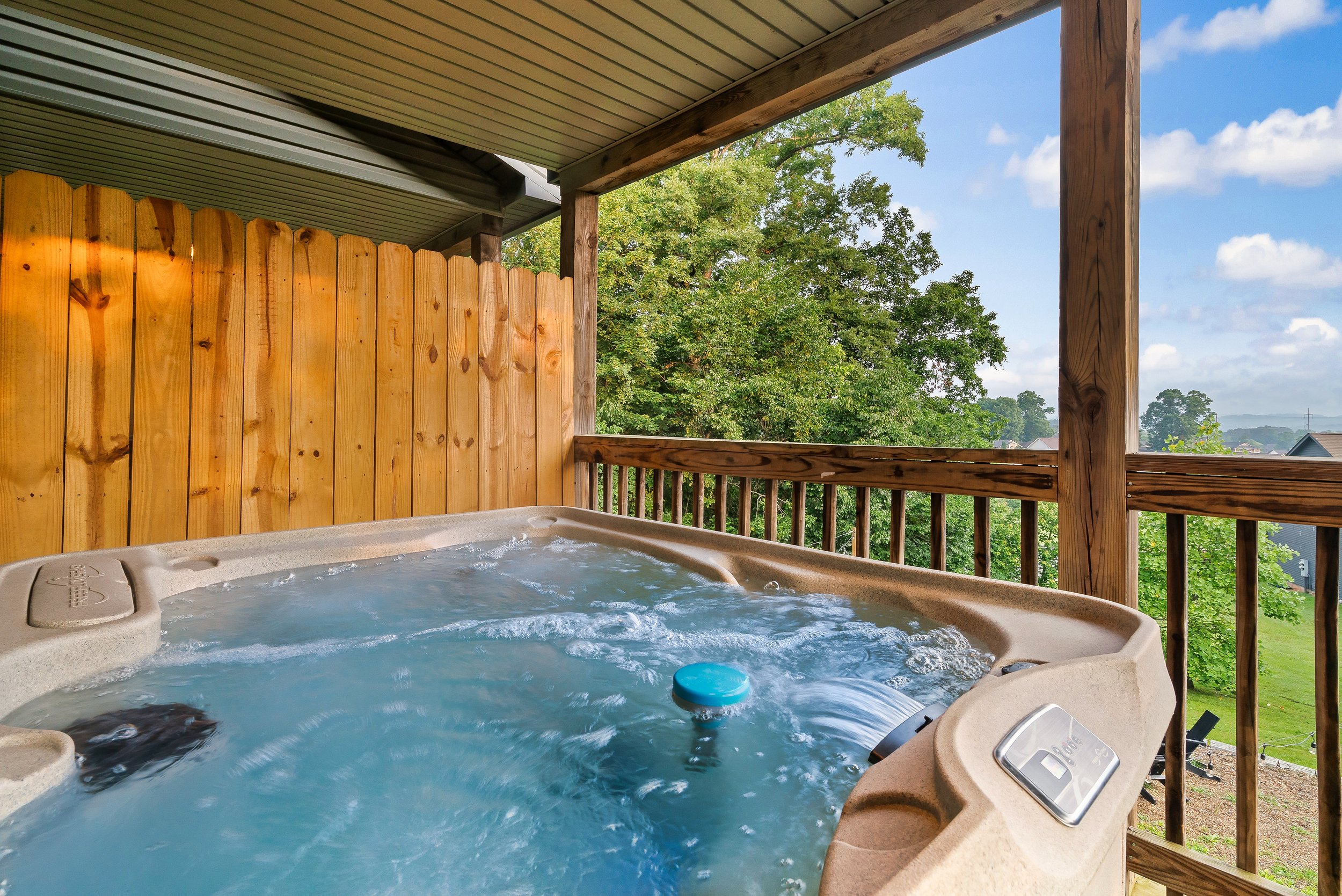 Hot Tub- Twin Smoky Lodge.jpeg