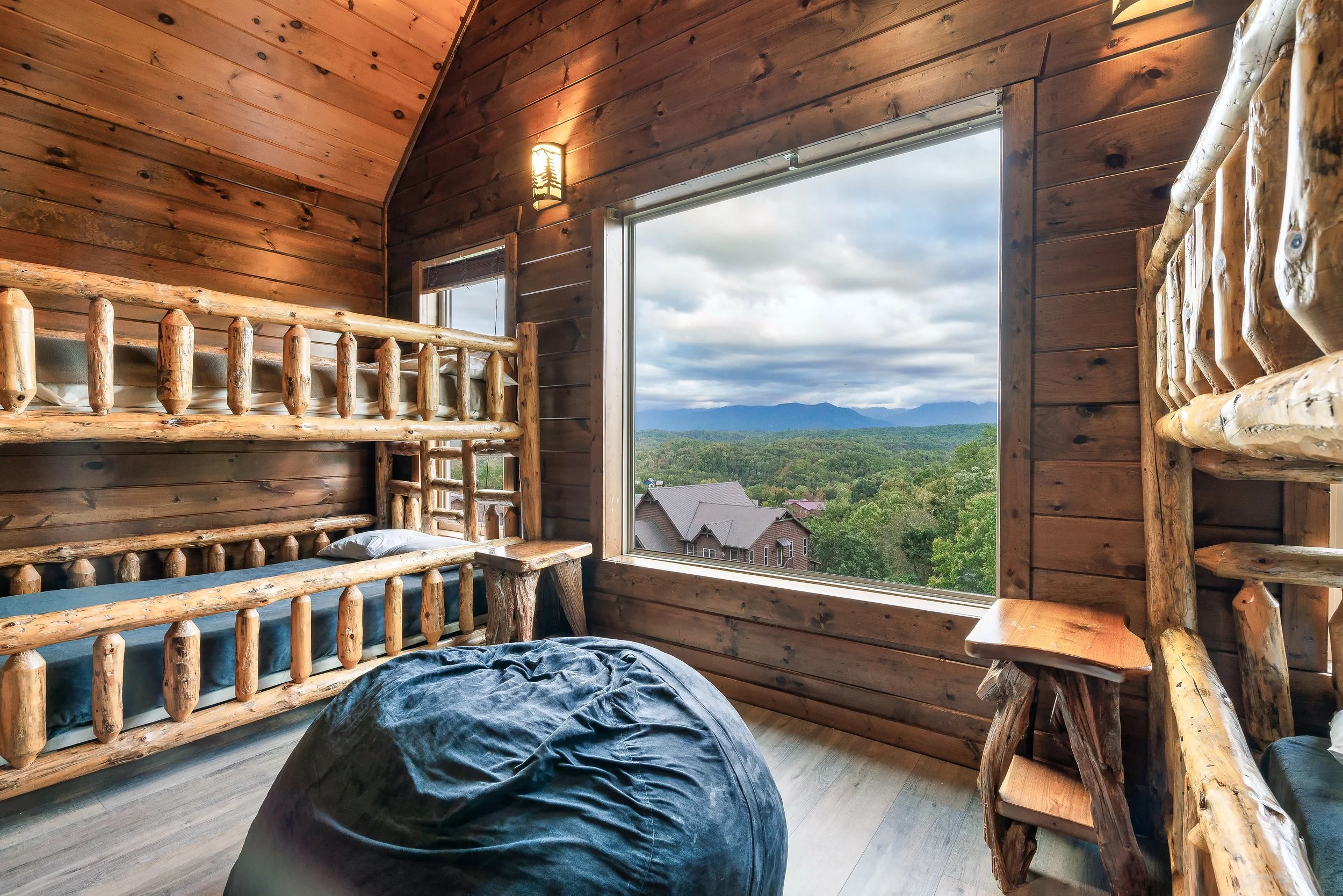 Bedroom 4- Mountain Golf Lodge.jpeg