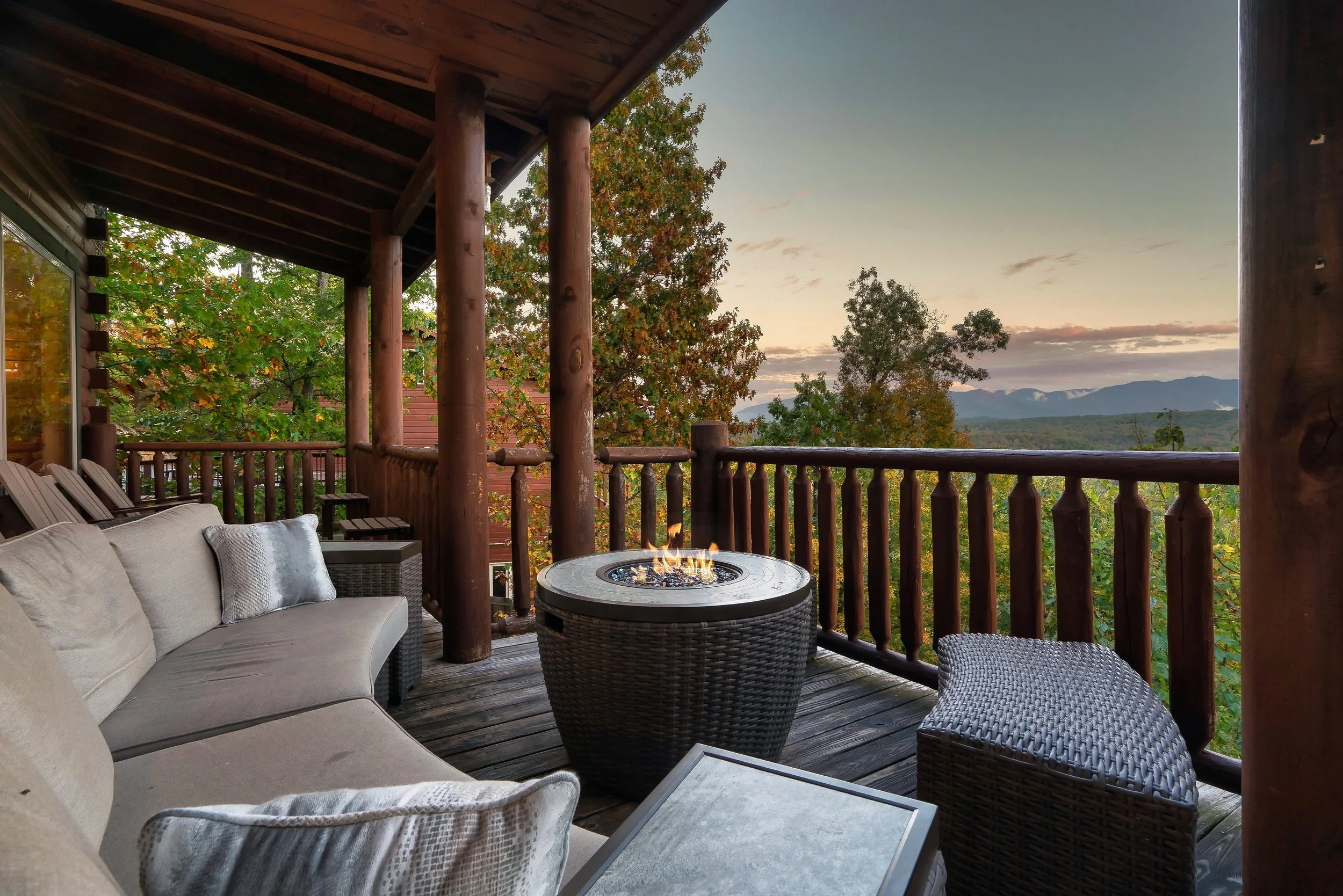 Deck Main Level- Sky Vista.jpeg