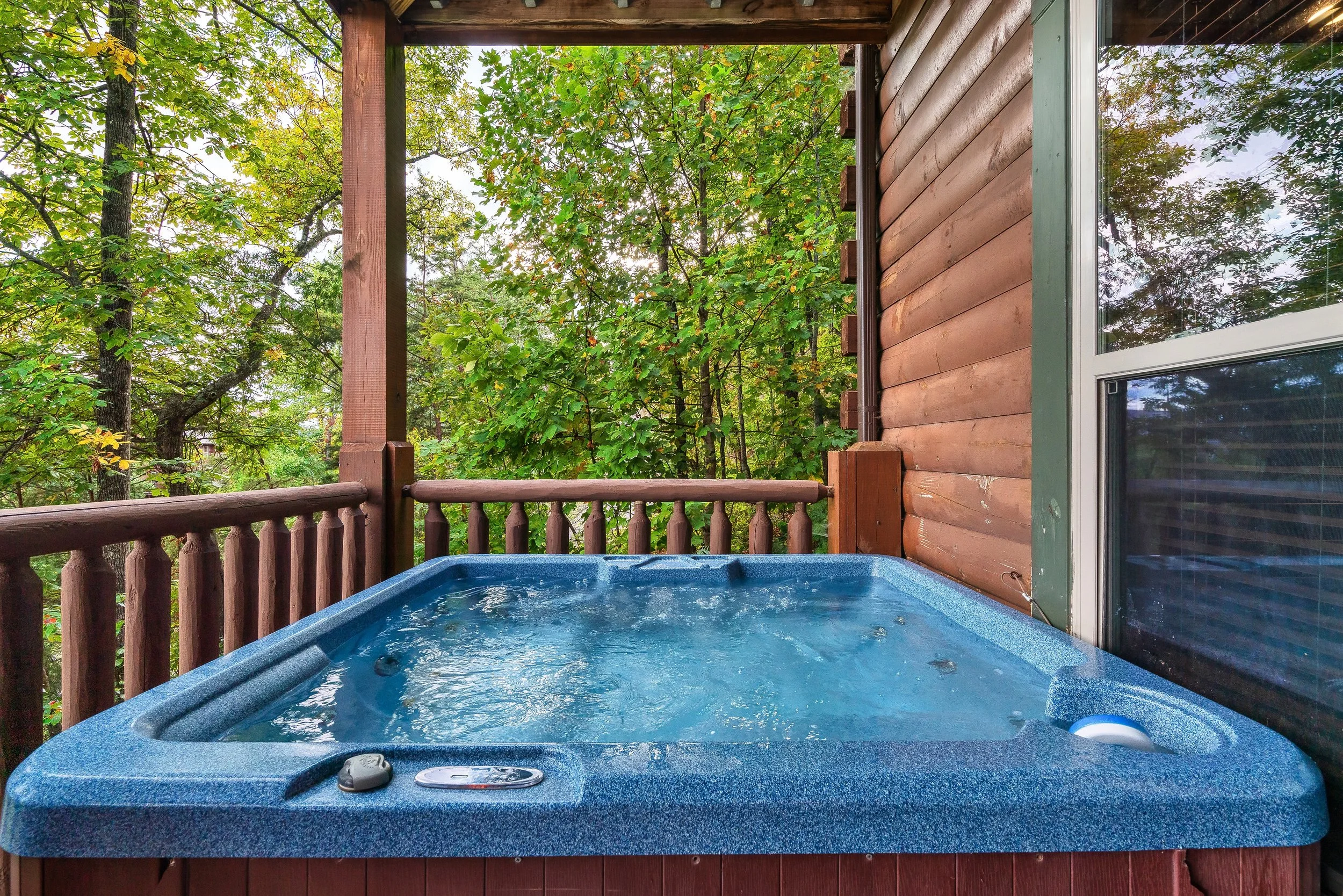 Hot Tub- Mountain Golf Lodge.jpeg