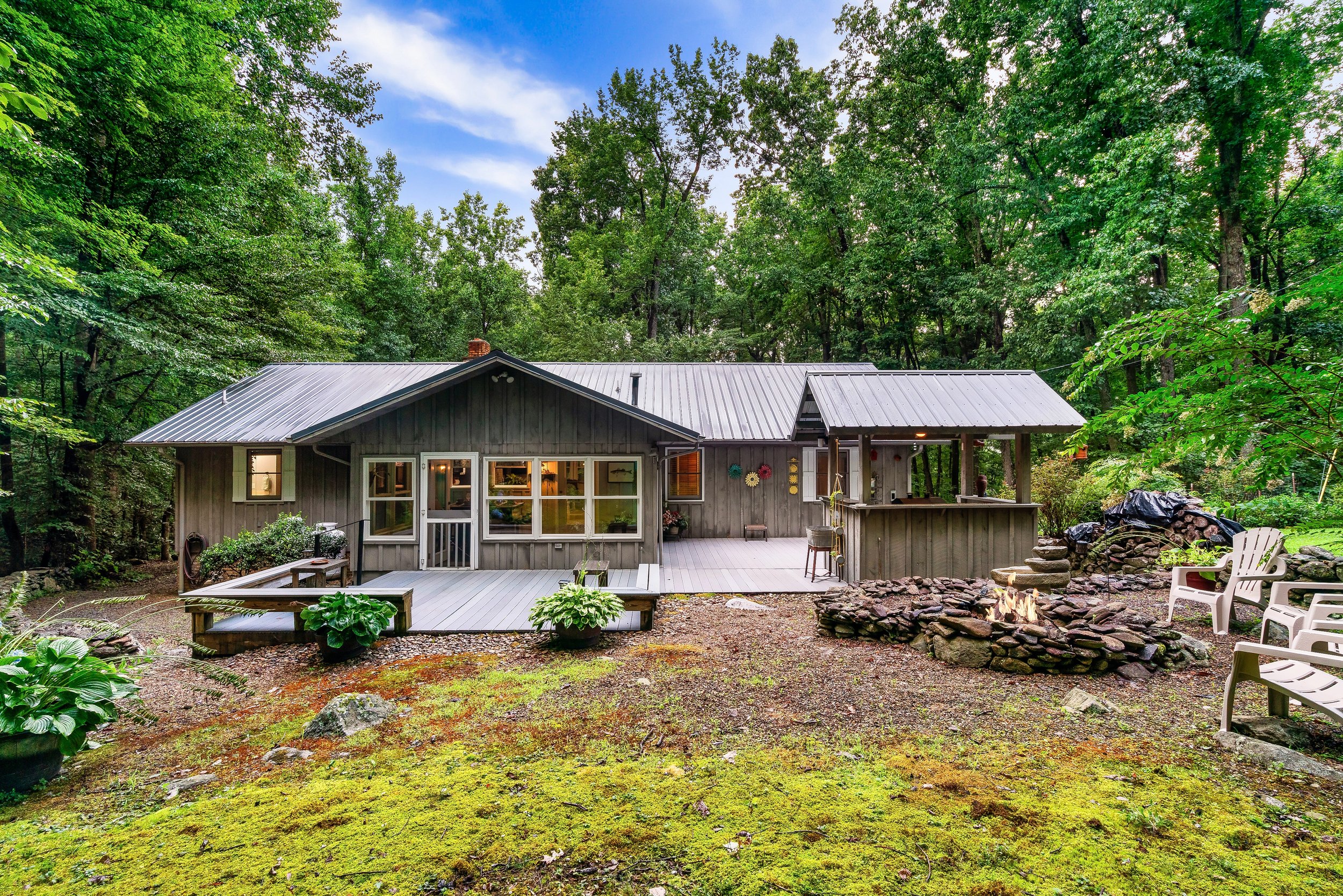 Outside- Peace In The Valley.jpeg