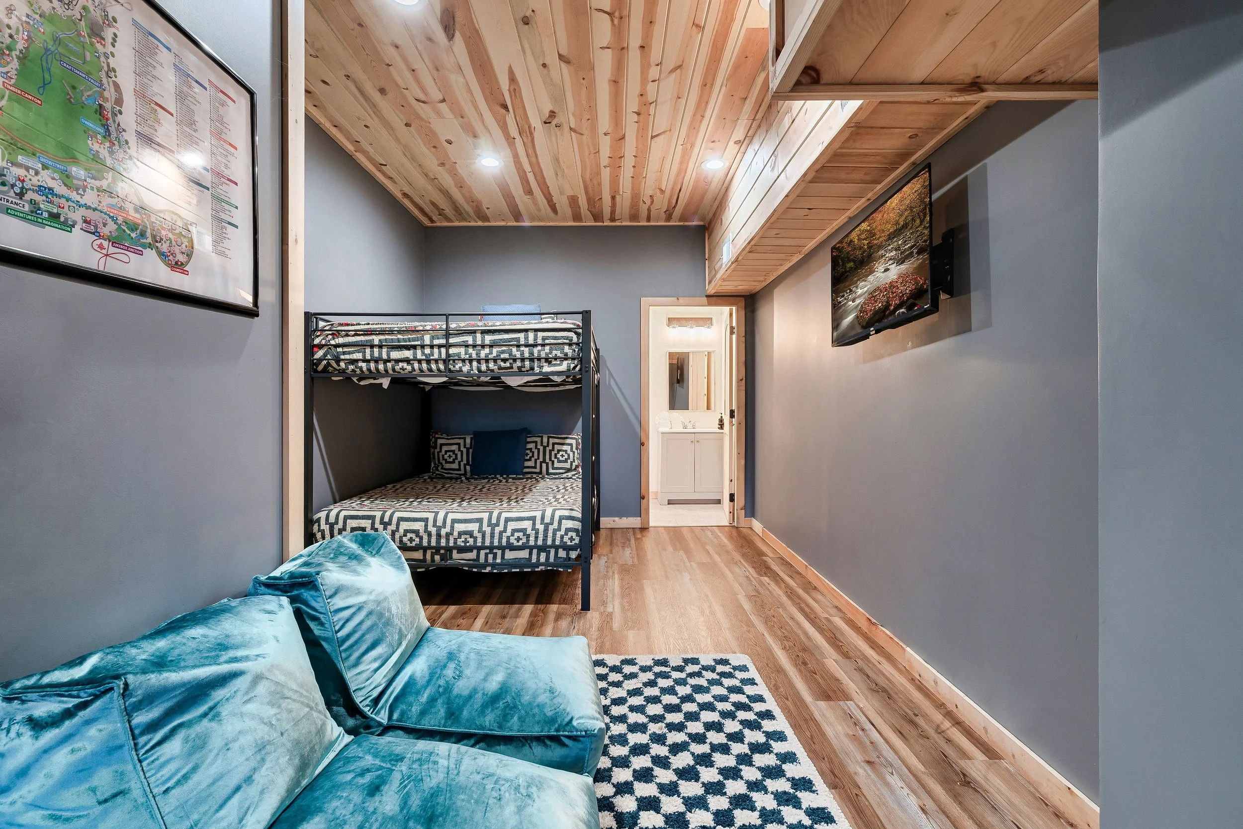 Bedroom 5 Lower Level- Twin Smoky Lodge.jpeg