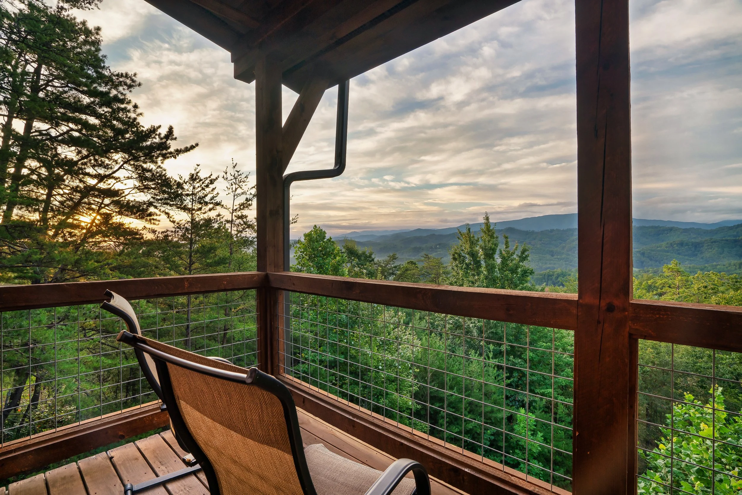 Deck Main Level- Sky River Lodge.jpeg