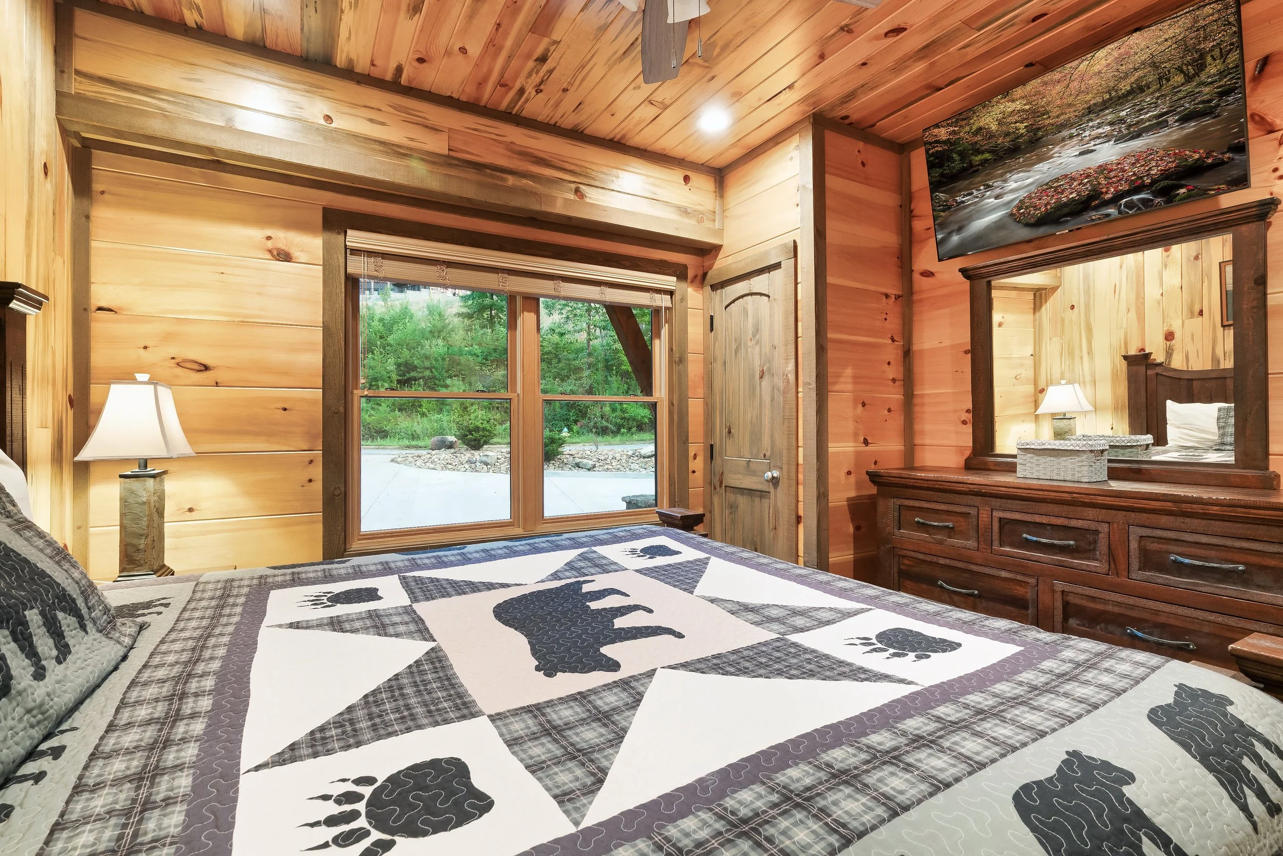 Bedroom 3 Main Level- Sky River Lodge.jpeg