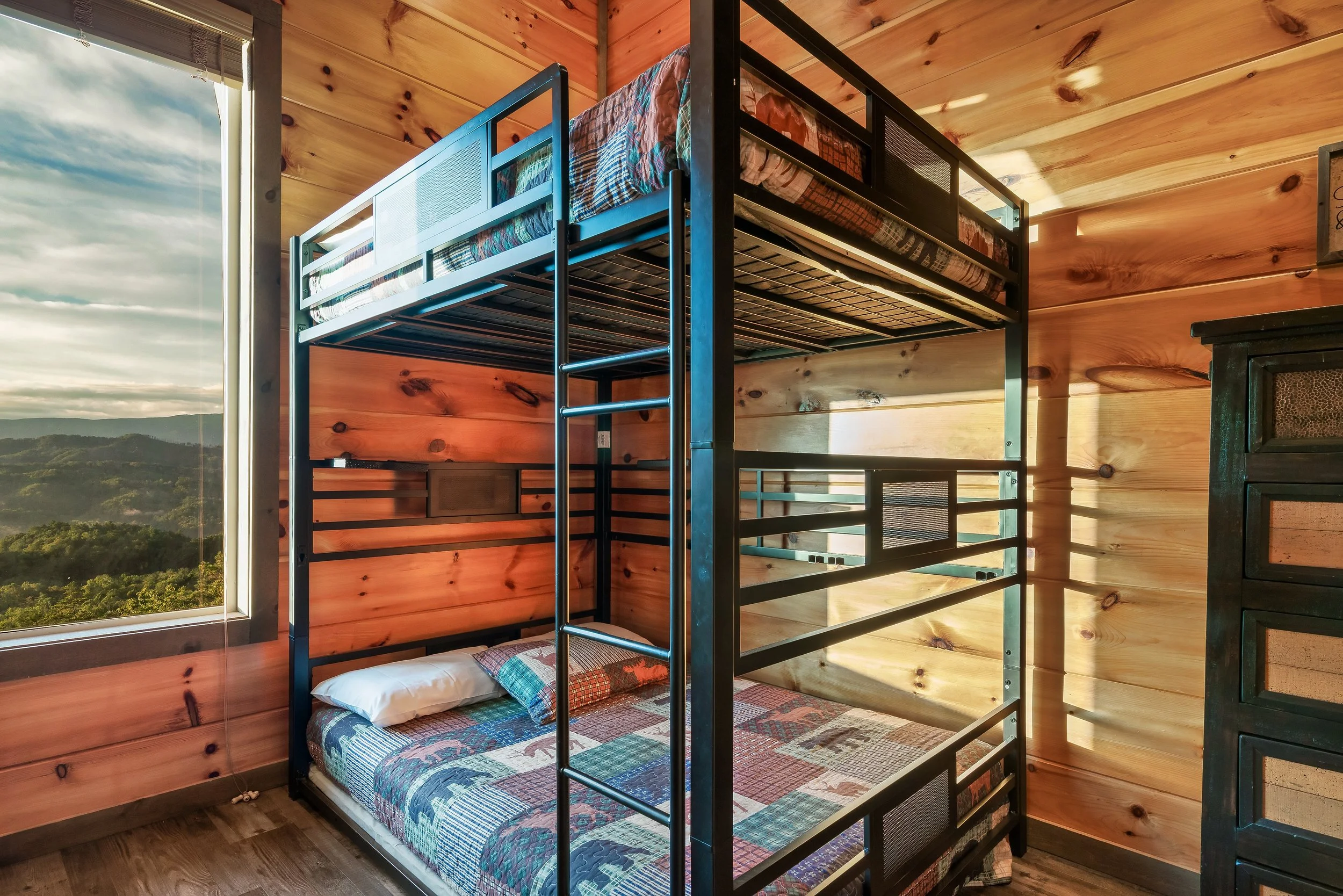 Bedroom 5 Upper Level- Sky River Lodge.jpeg