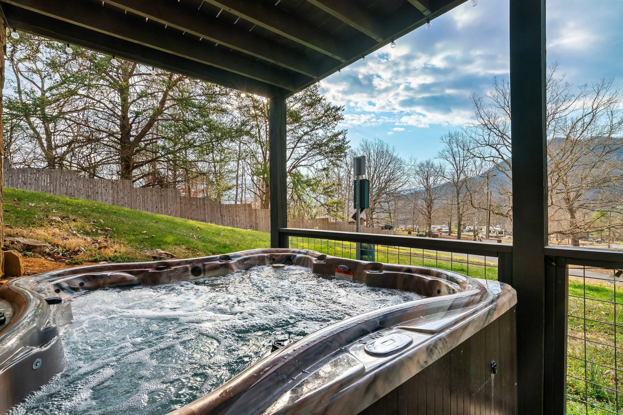 Main Cabin Hot Tub- Wears Cove.jpeg