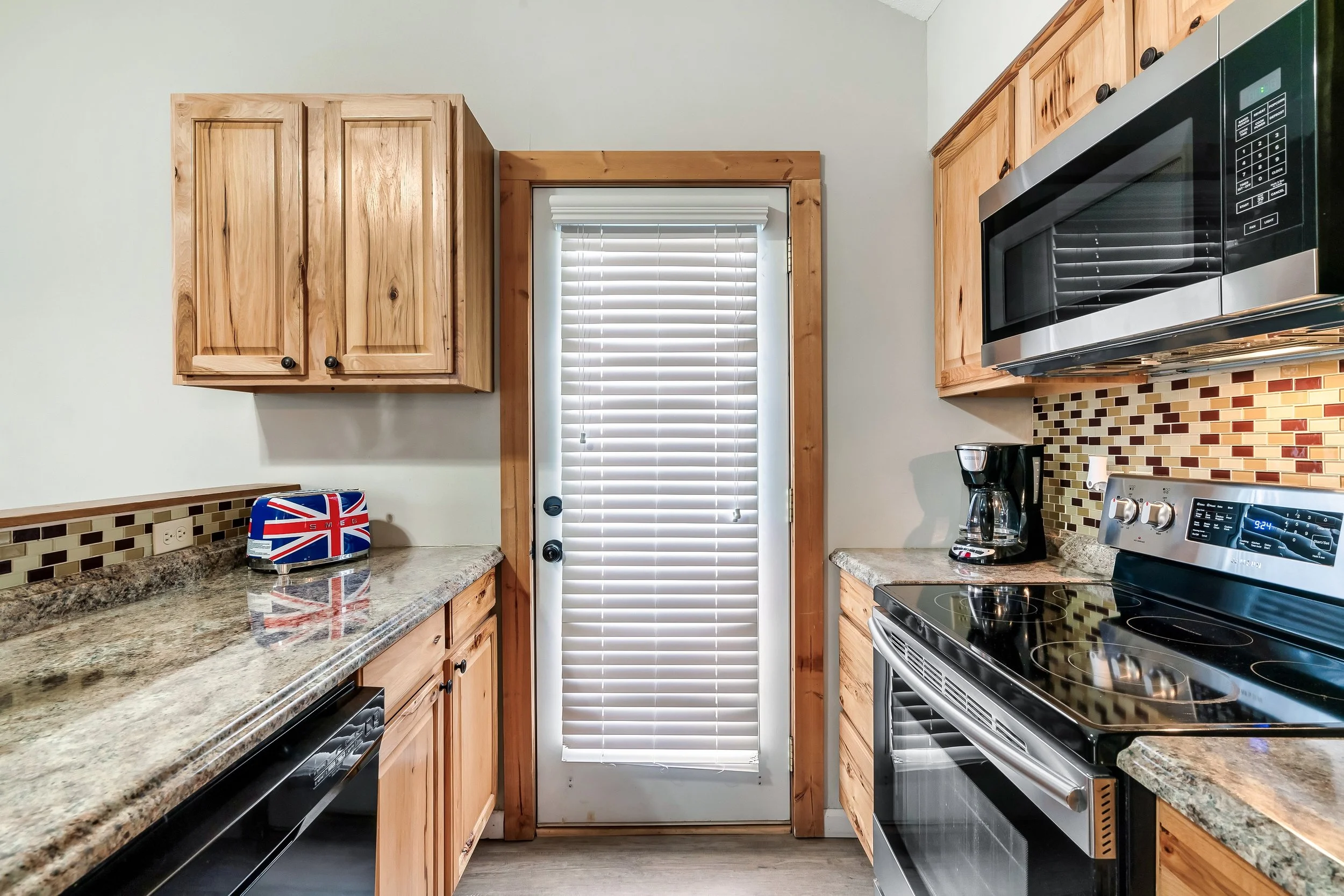 Secondary Cabin Kitchen- Wears Cove.jpeg