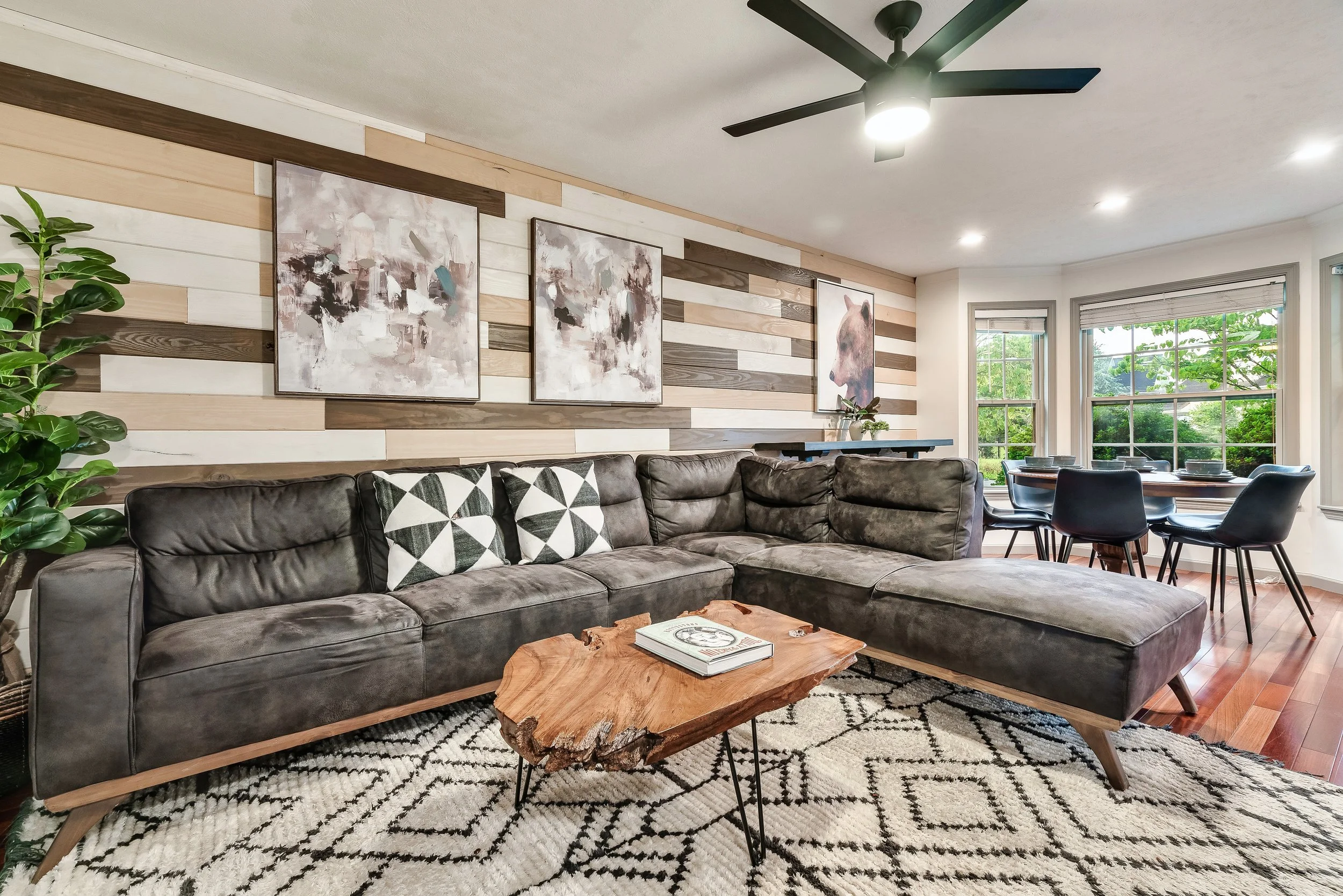 Living and Dining Room- Twin Smoky Lodge.jpeg