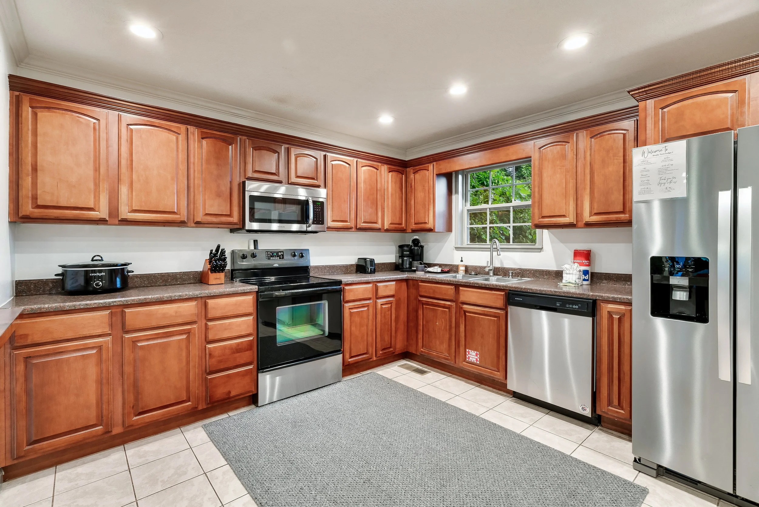 Kitchen- Twin Smoky Lodge.jpeg