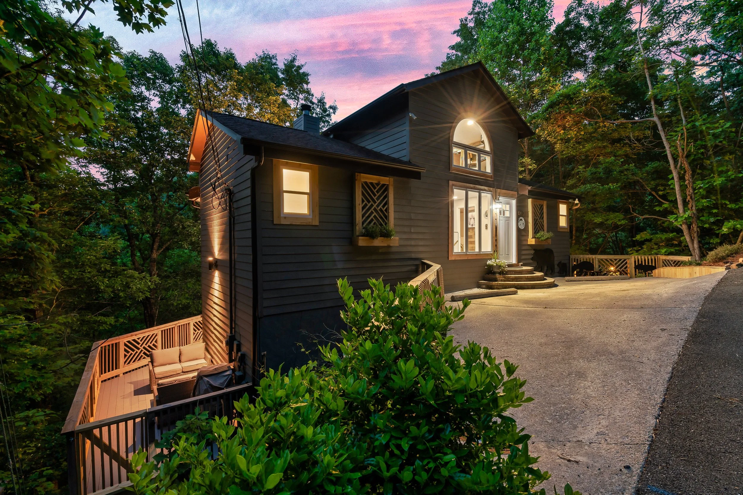 Front Entrance and Porch- Edelweiss.jpeg