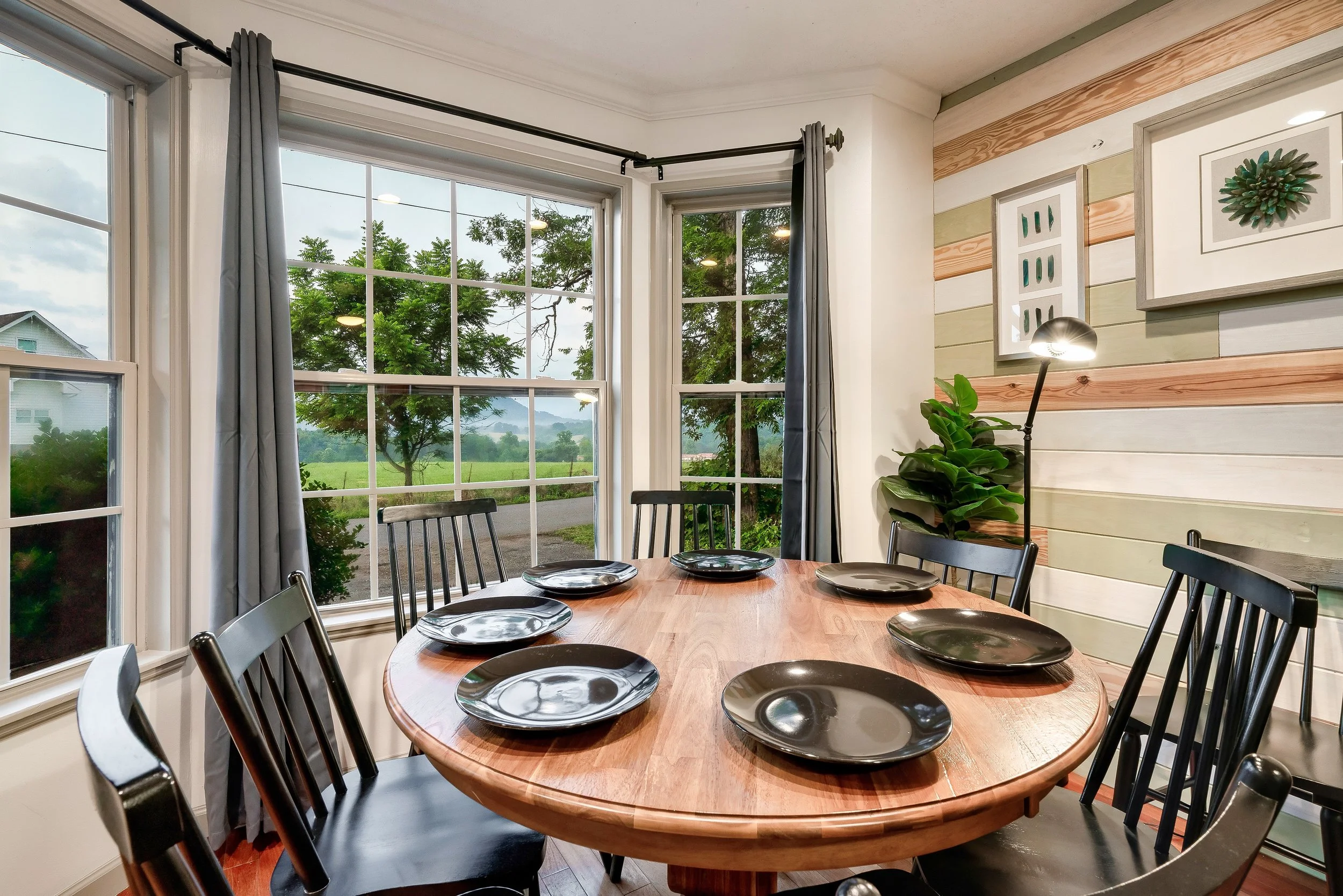 Dining Room- Twin Smoky Lodge.jpeg