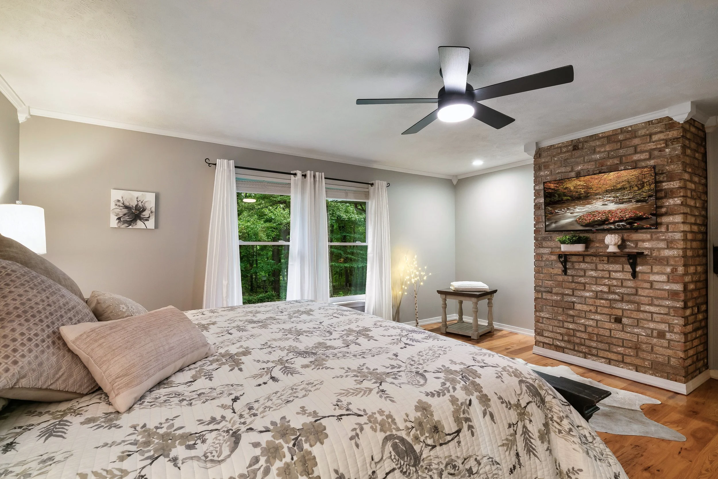 Bedroom 3- Peace In The Valley.jpeg