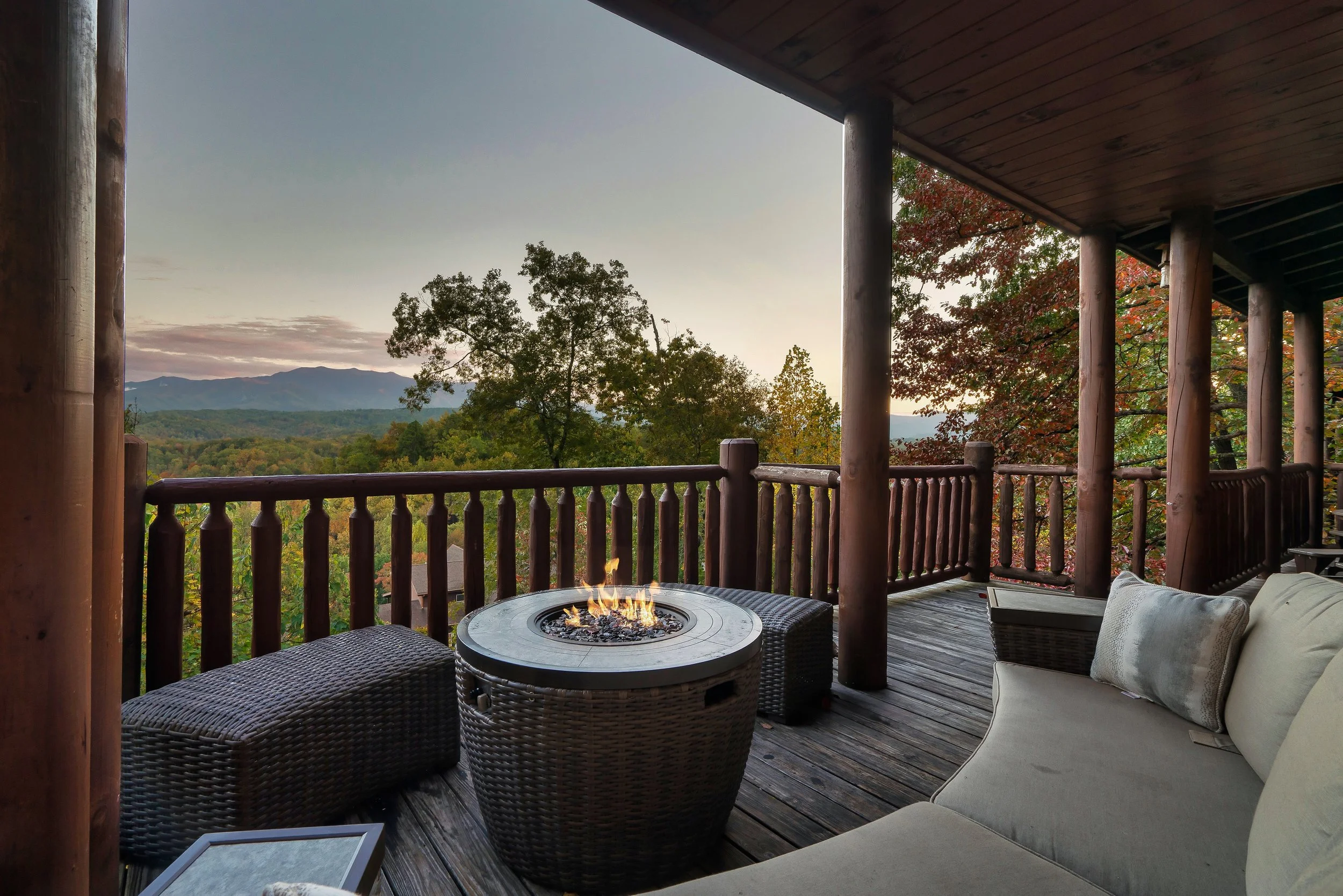 Deck Main Level- Sky Vista.jpeg