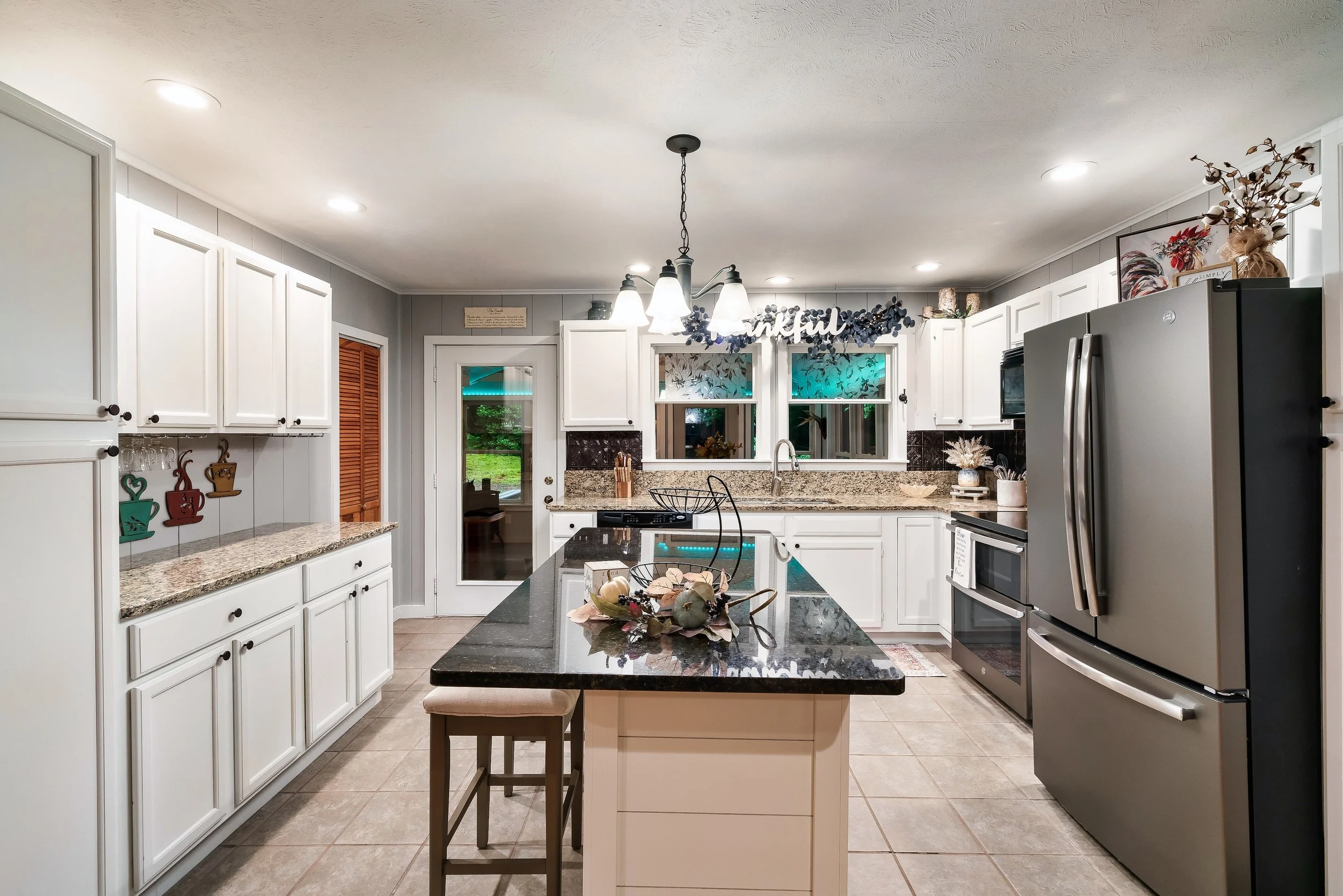 Kitchen- Peace In The Valley.jpeg