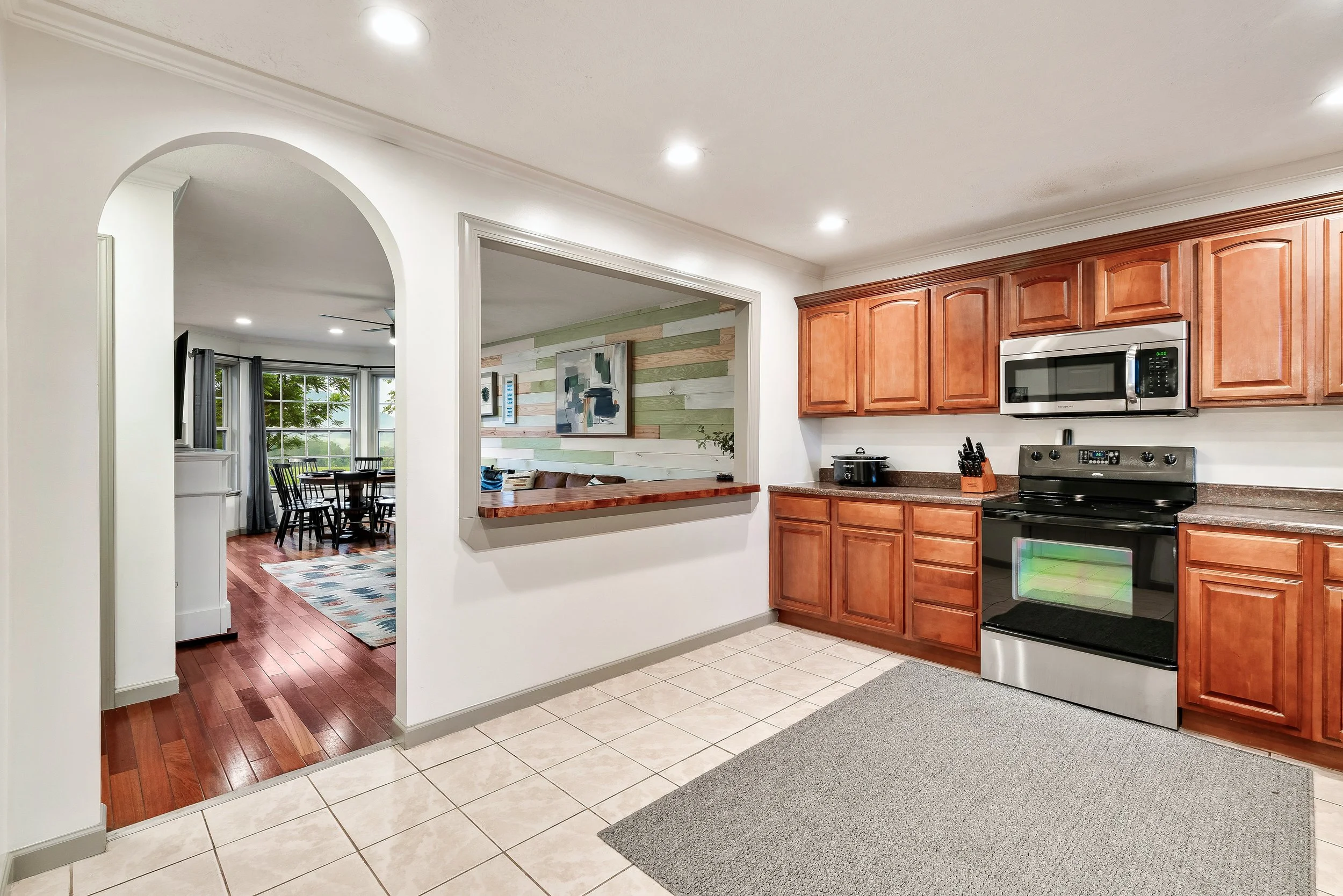 Kitchen- Twin Smoky Lodge.jpeg