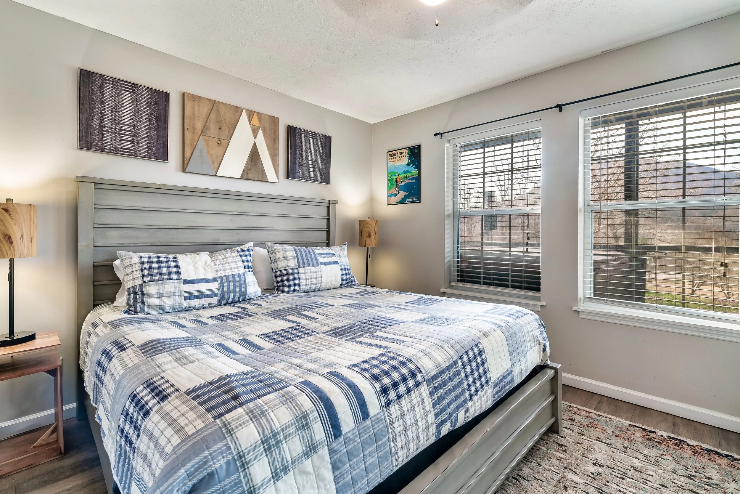 Main Cabin Bedroom 2- Wears Cove.jpeg