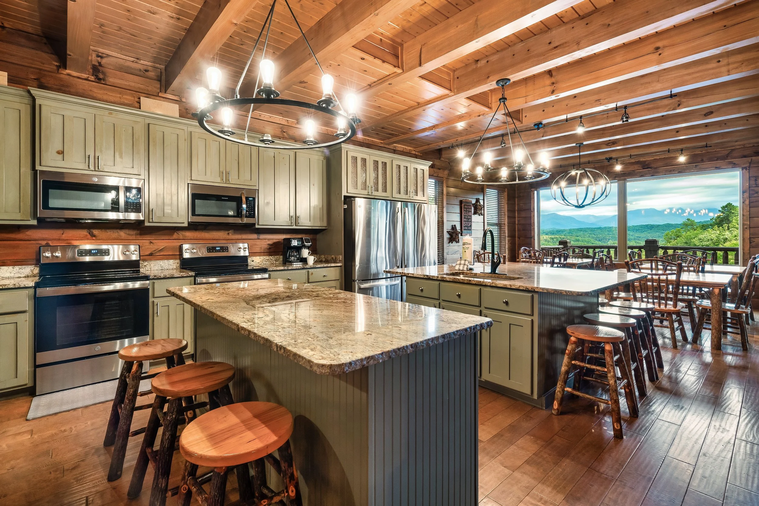 Kitchen- Mountain Golf Lodge.jpeg