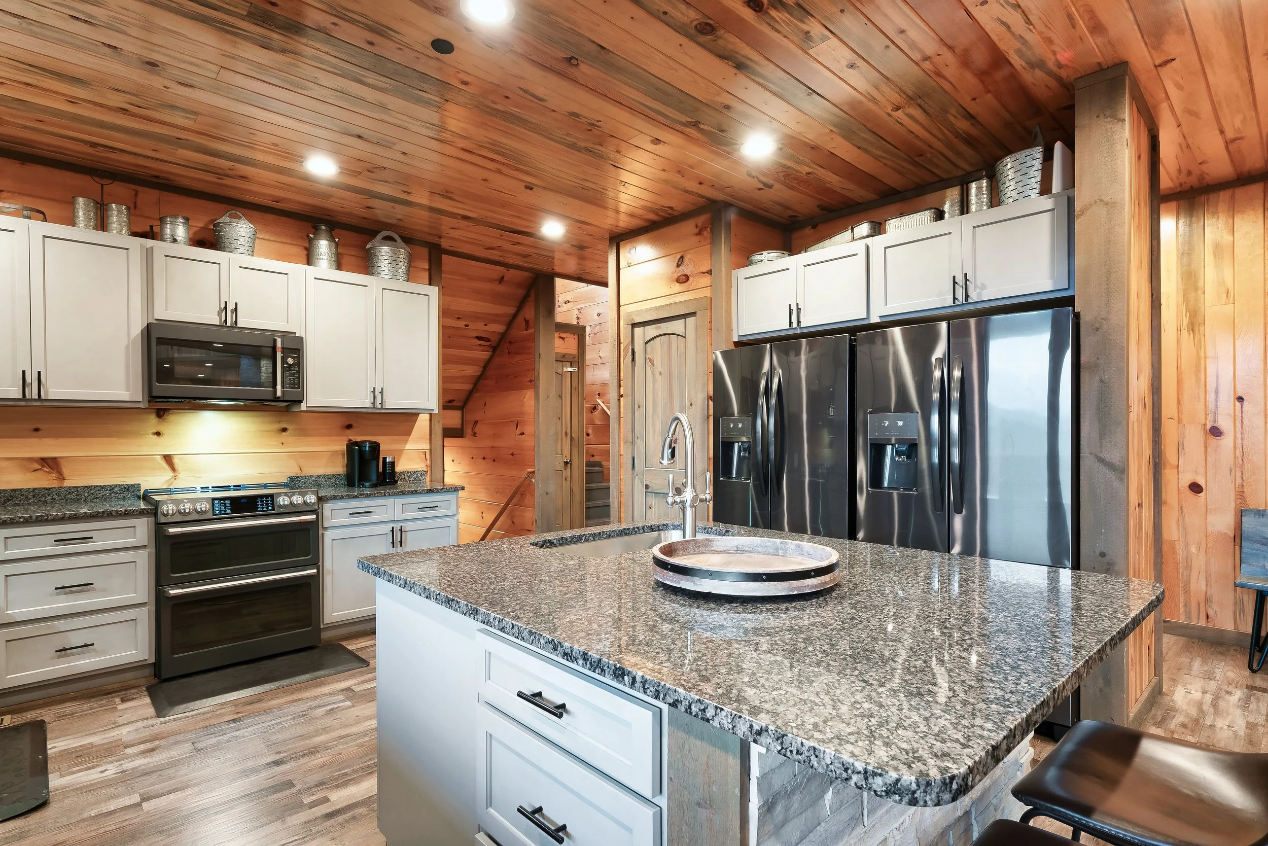 Kitchen- Sky River Lodge.jpeg