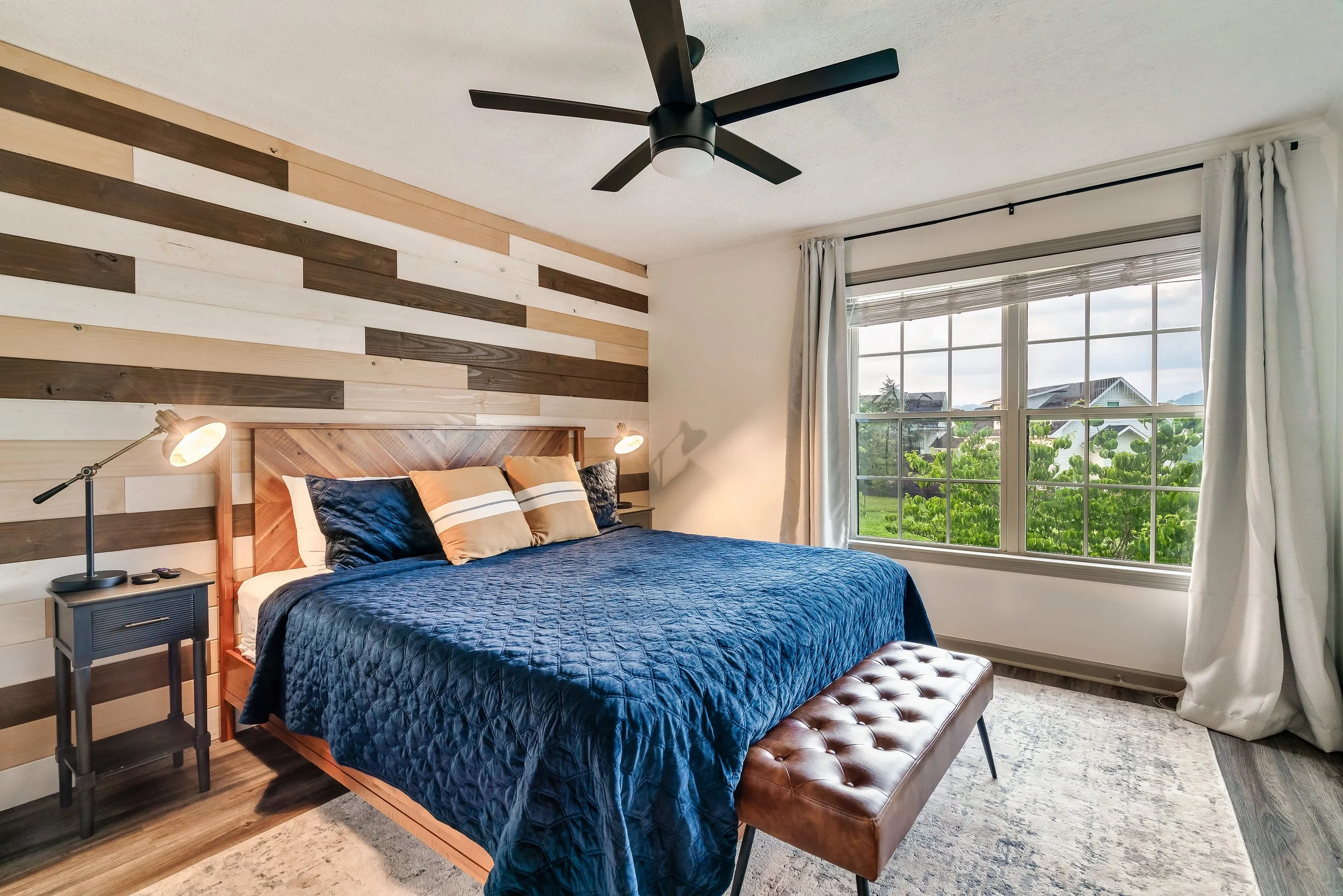 Bedroom 3- Twin Smoky Lodge.jpeg