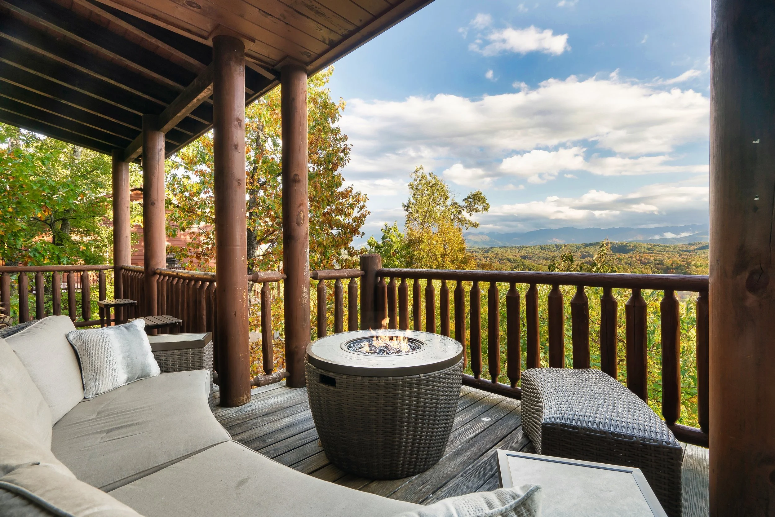 Deck Main Level- Sky Vista.jpeg