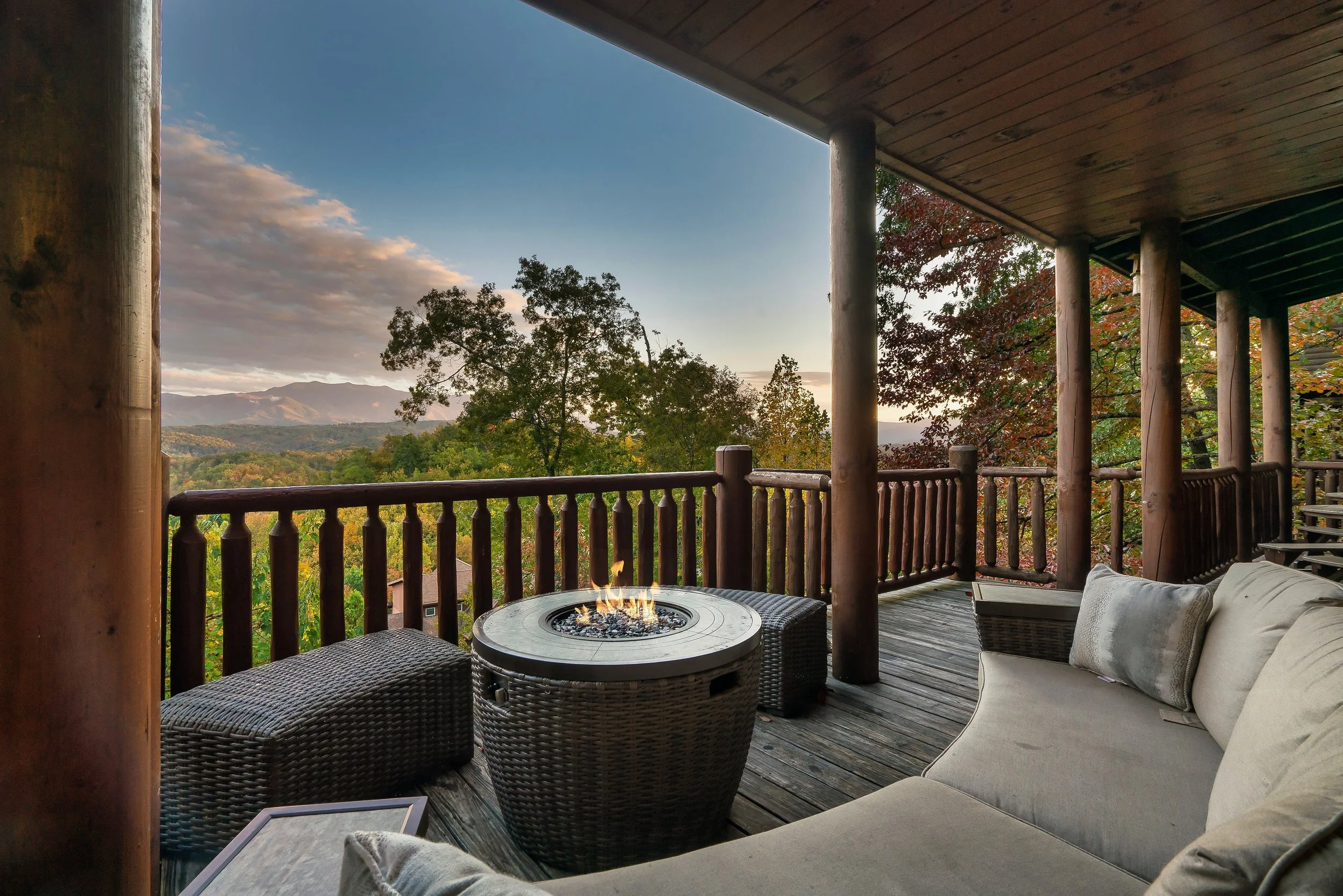 Deck Main Level- Sky Vista.jpeg