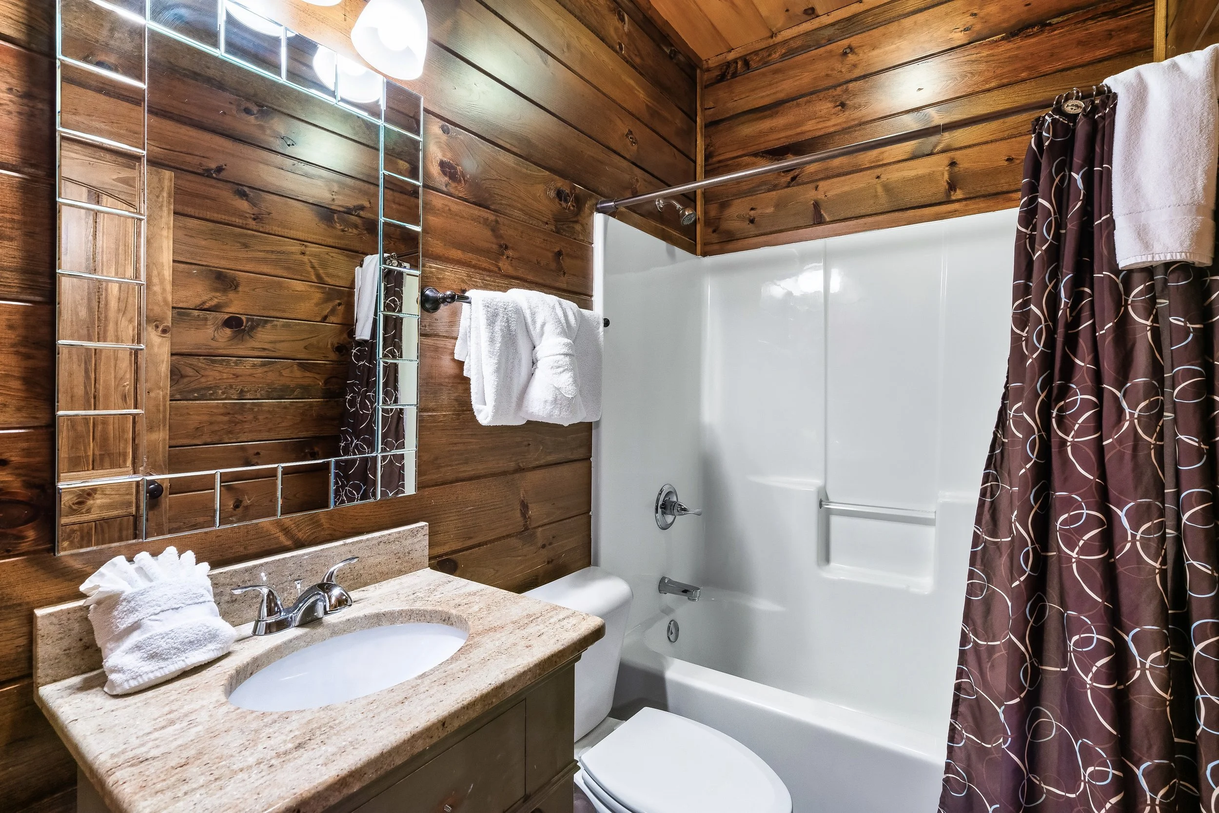 Bathroom 7- Mountain Golf Lodge.jpeg