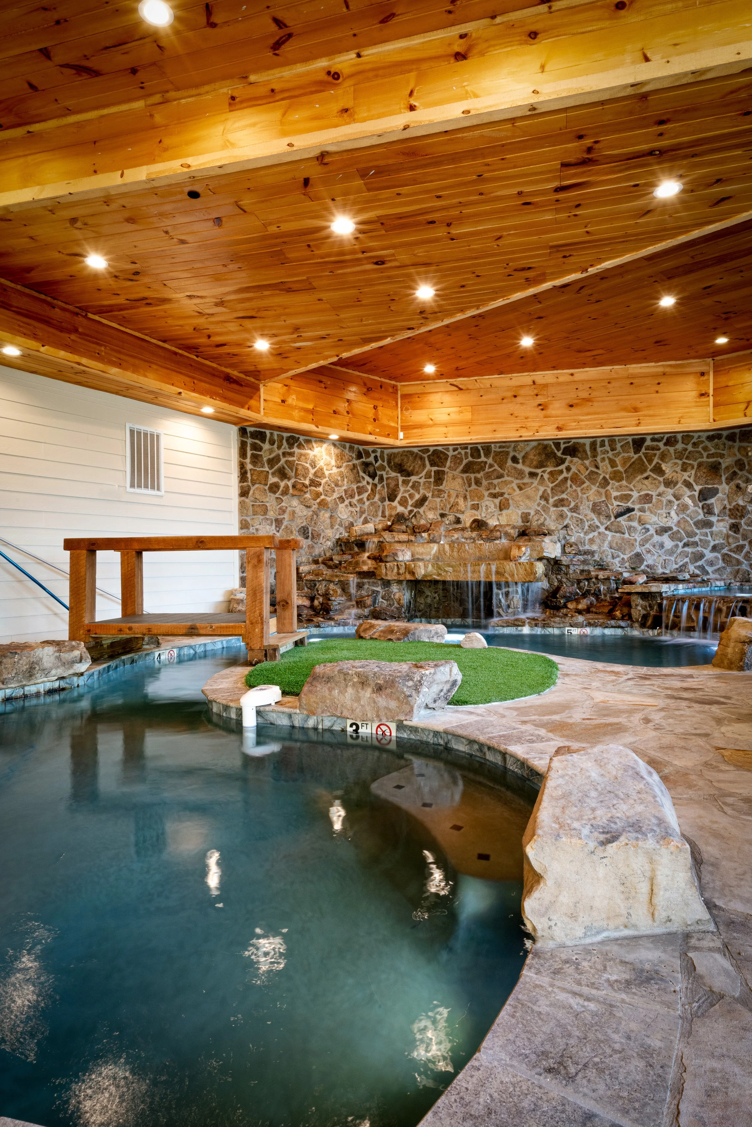 Pool- Sky River Lodge.jpg