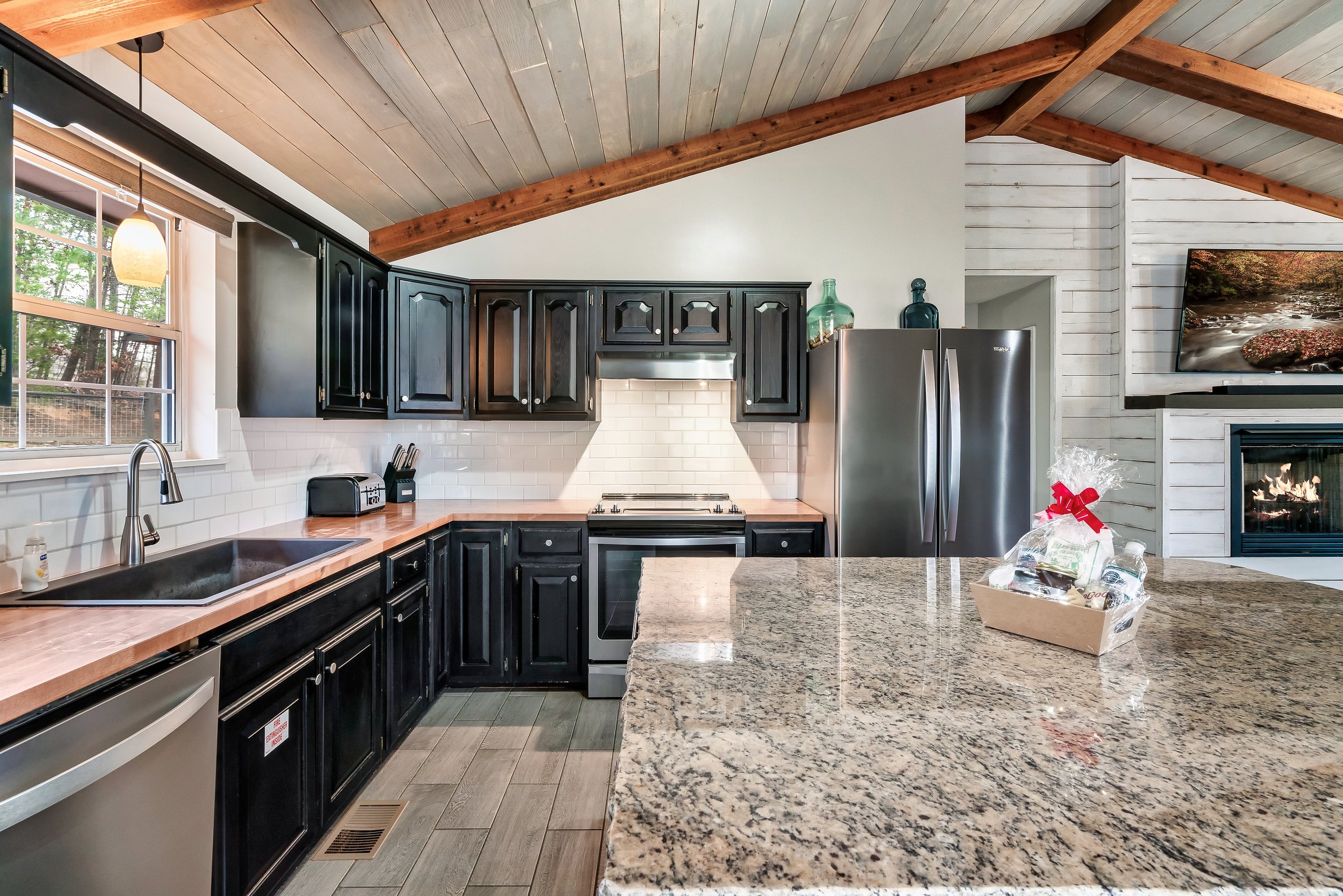 Main Cabin Kitchen- Wears Cove.jpeg