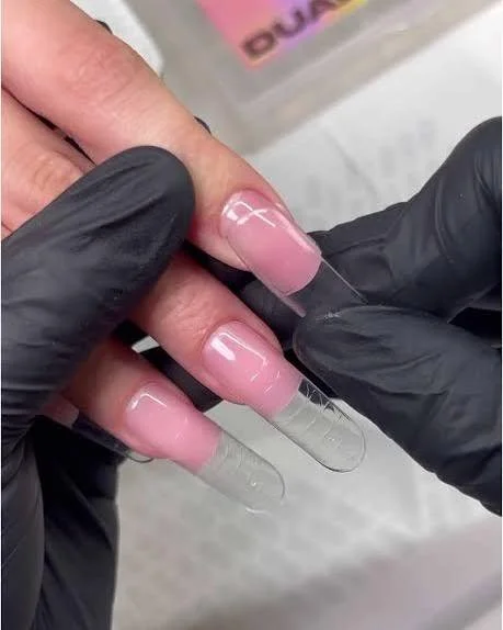 We are looking for a model with bare nails to try a new style called Nail Dual form with gel colour on top, it will be long nails. Only $45. DM us to set a date and time!