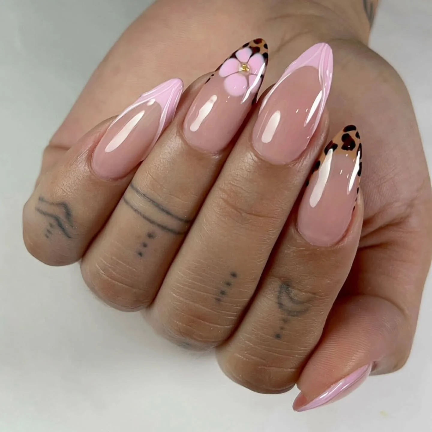 POV : ​"Want to snap up this gorgeous set?"
 US : Hit that follow button for exclusive, budget-friendly nail deals you don&rsquo;t want to miss!
#deals #techdeals #nails #followerseveryone #design