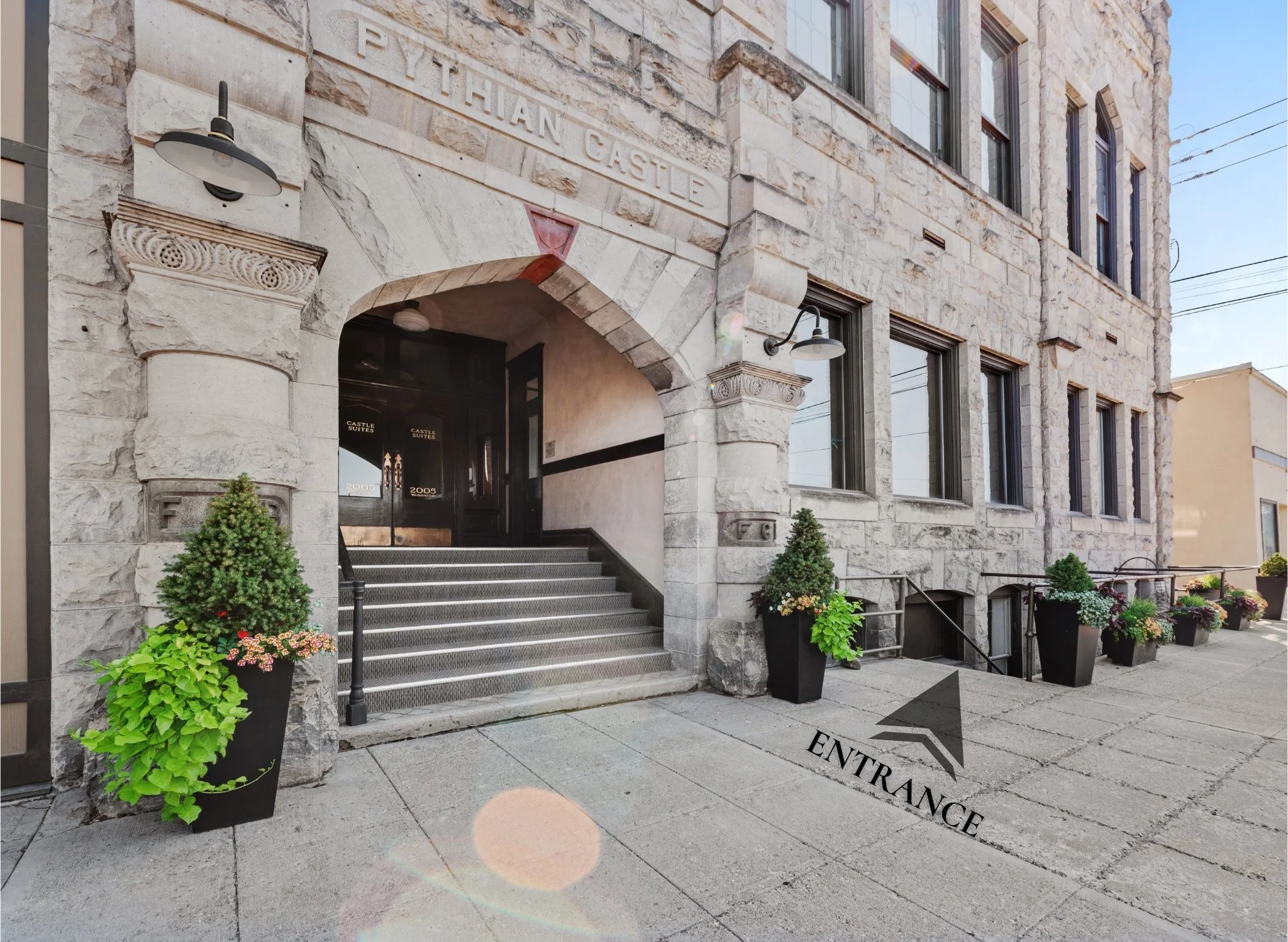 37-ENTRANCE.jpg