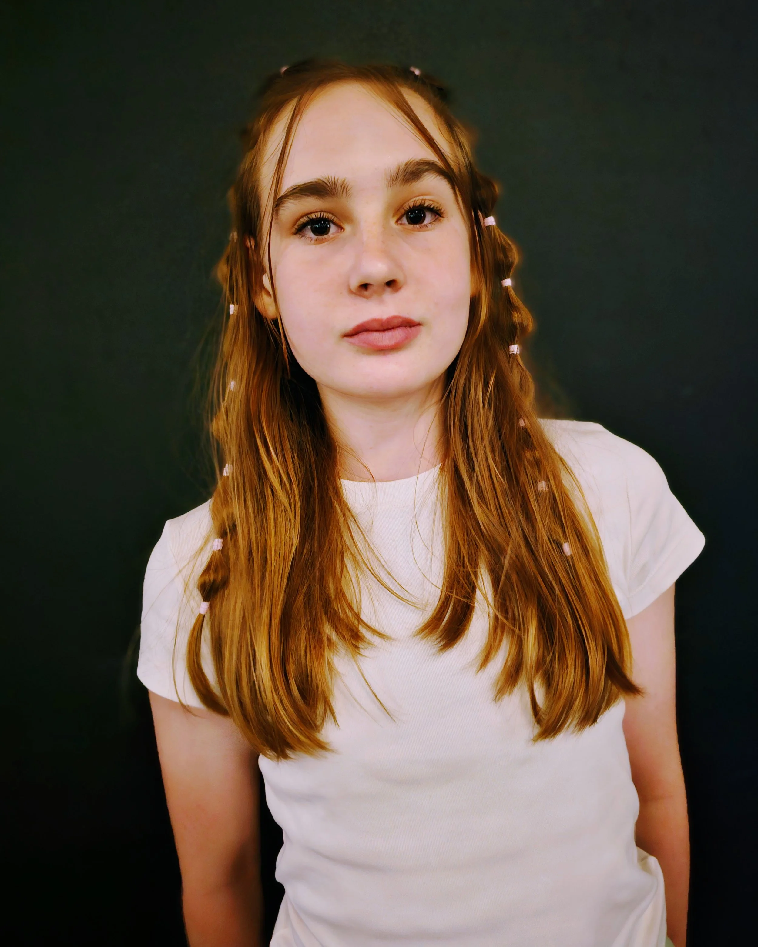 portrait of beutiful young woman with naturally divine eyebrows