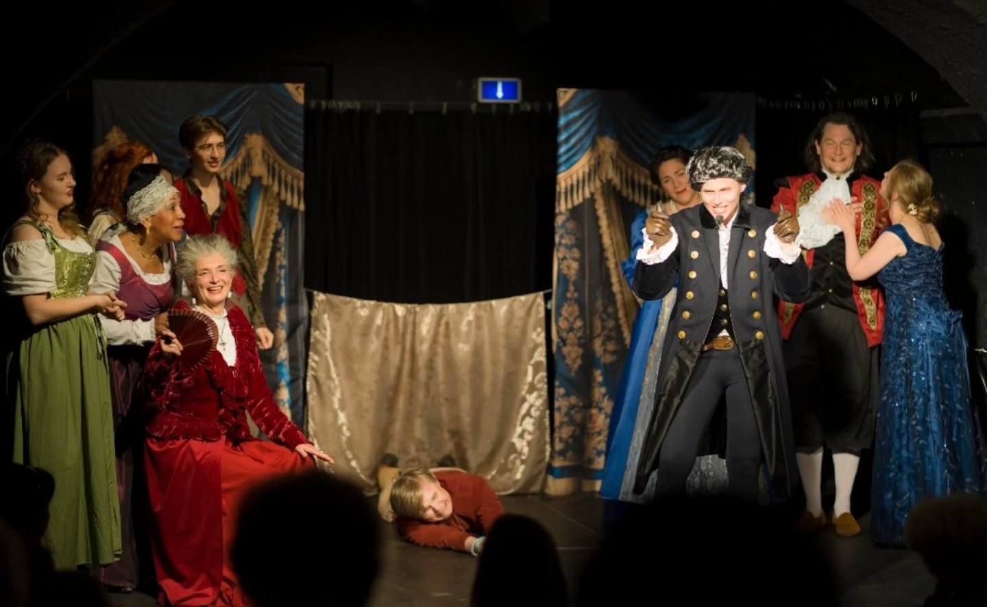 So it’s good bye from us and hello from them!
From the cast and crew of Tartuffe to our wonderful audiences here in Heidelberg and in Rosmalen in the Netherlands - thank you, thank you, thank you! You were wonderful - we loved every moment we s