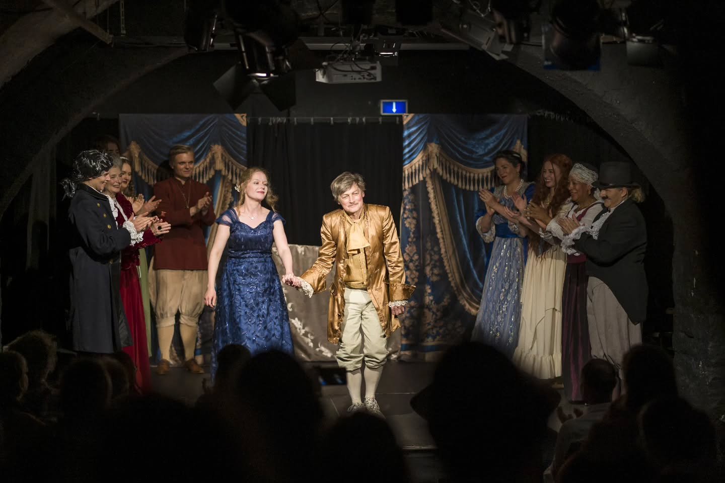 Molière’s Tartuffe is coming this Saturday, for one night only, to Rosmalen in the Netherlands after a very successful season in Heidelberg.
‘Tartuffe is just great!’
‘Just stunning.’
Come along and bring your f