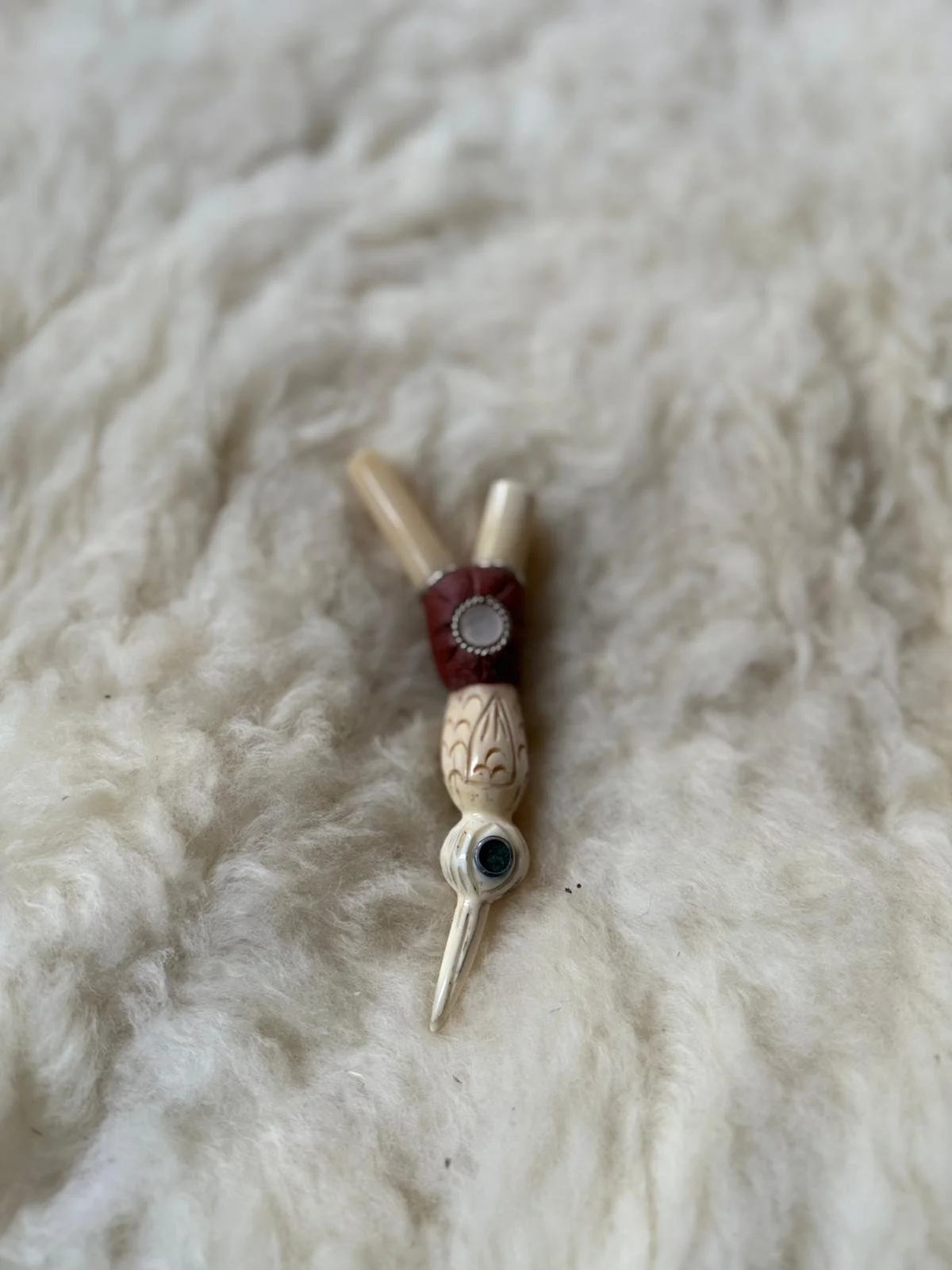 Sea Lion Tooth Colibri (Hummingbird) Kuripe