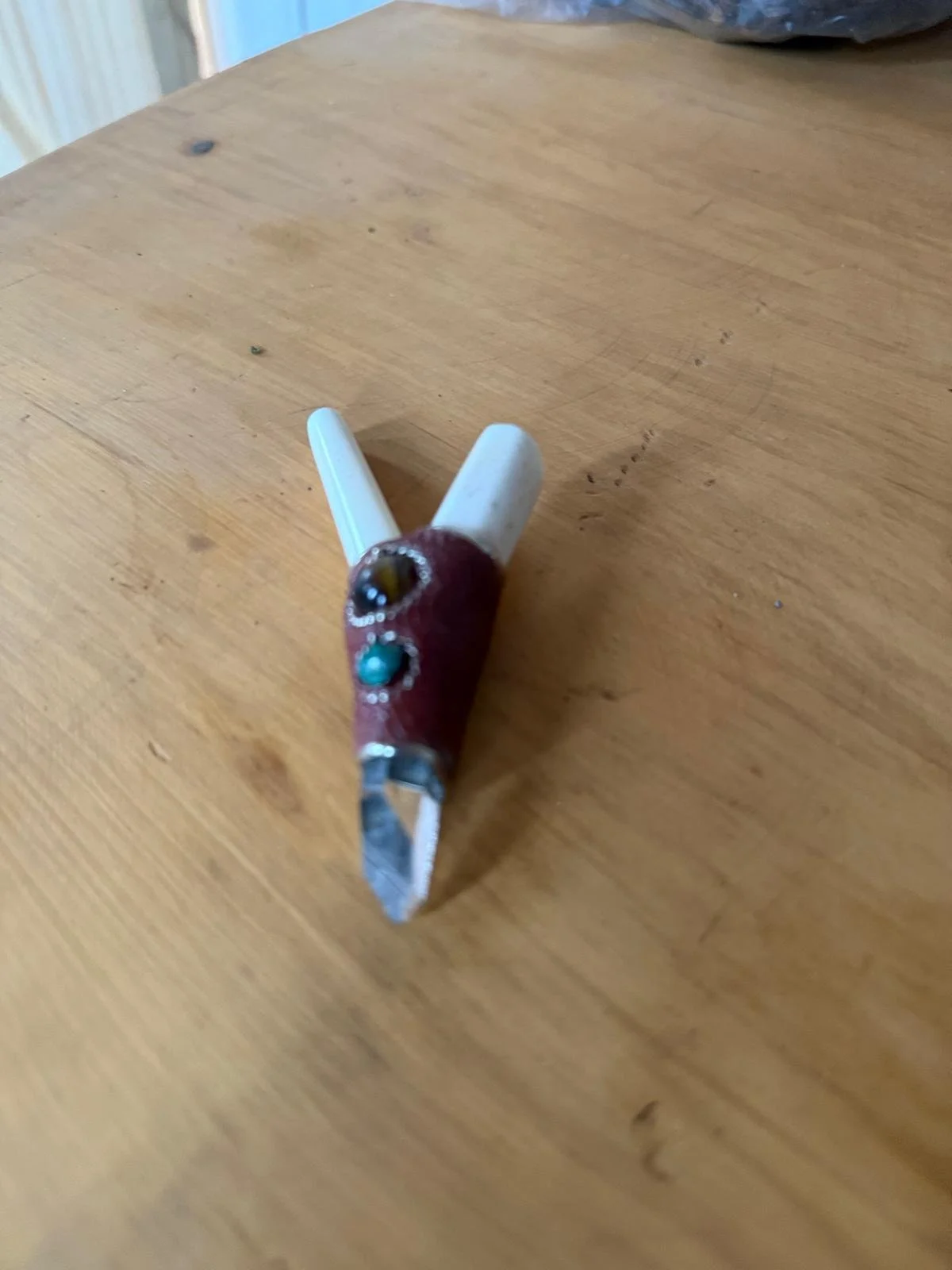 Llama Bone Quartz Kuripe