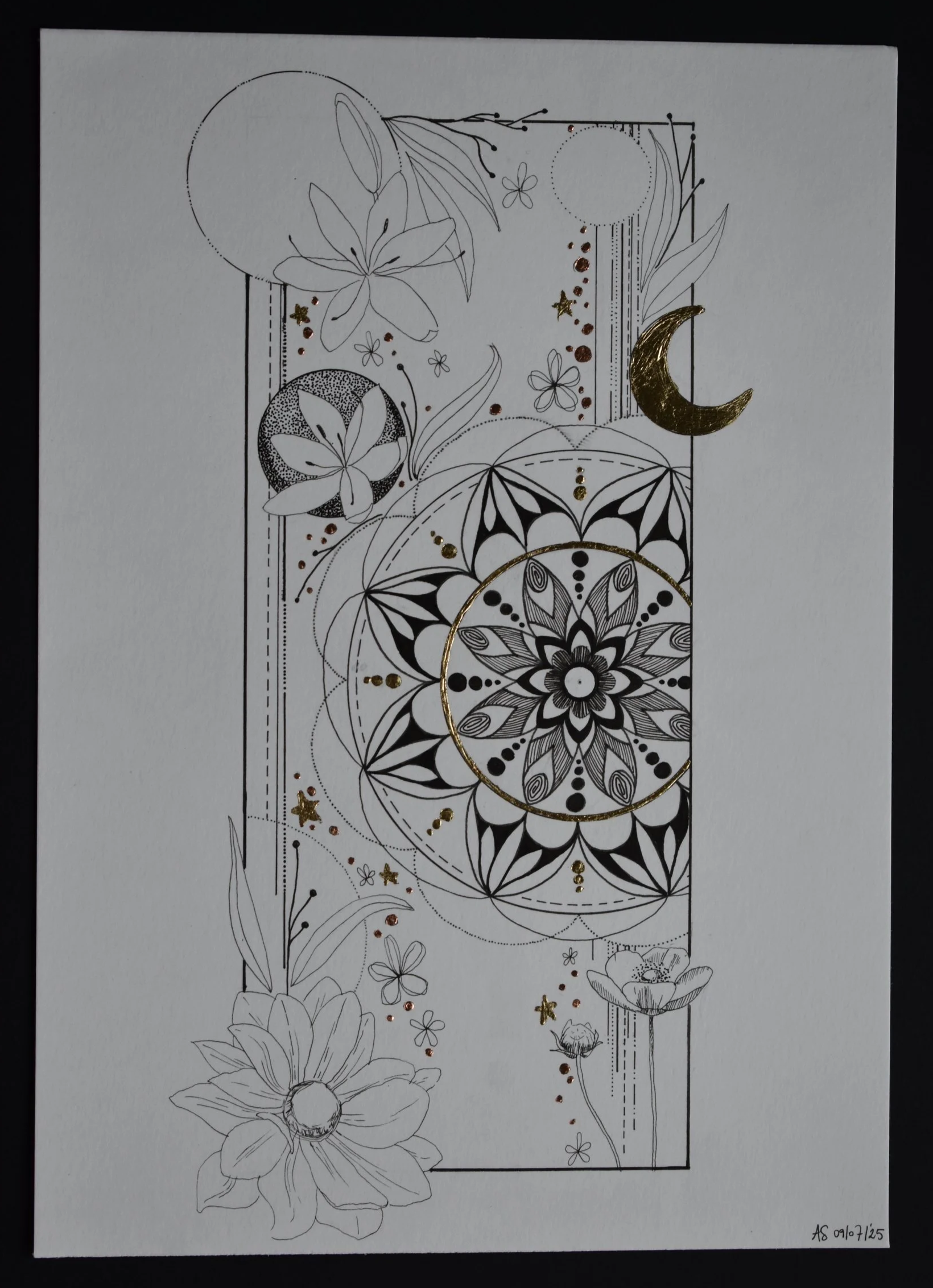 Mandala with golden moon - I had a lot of inspiration, made another mandala and my love for gold leaves made me use it for a few details.
I used fine liners, a black alcohol marker for the bigger parts and gold leaf.