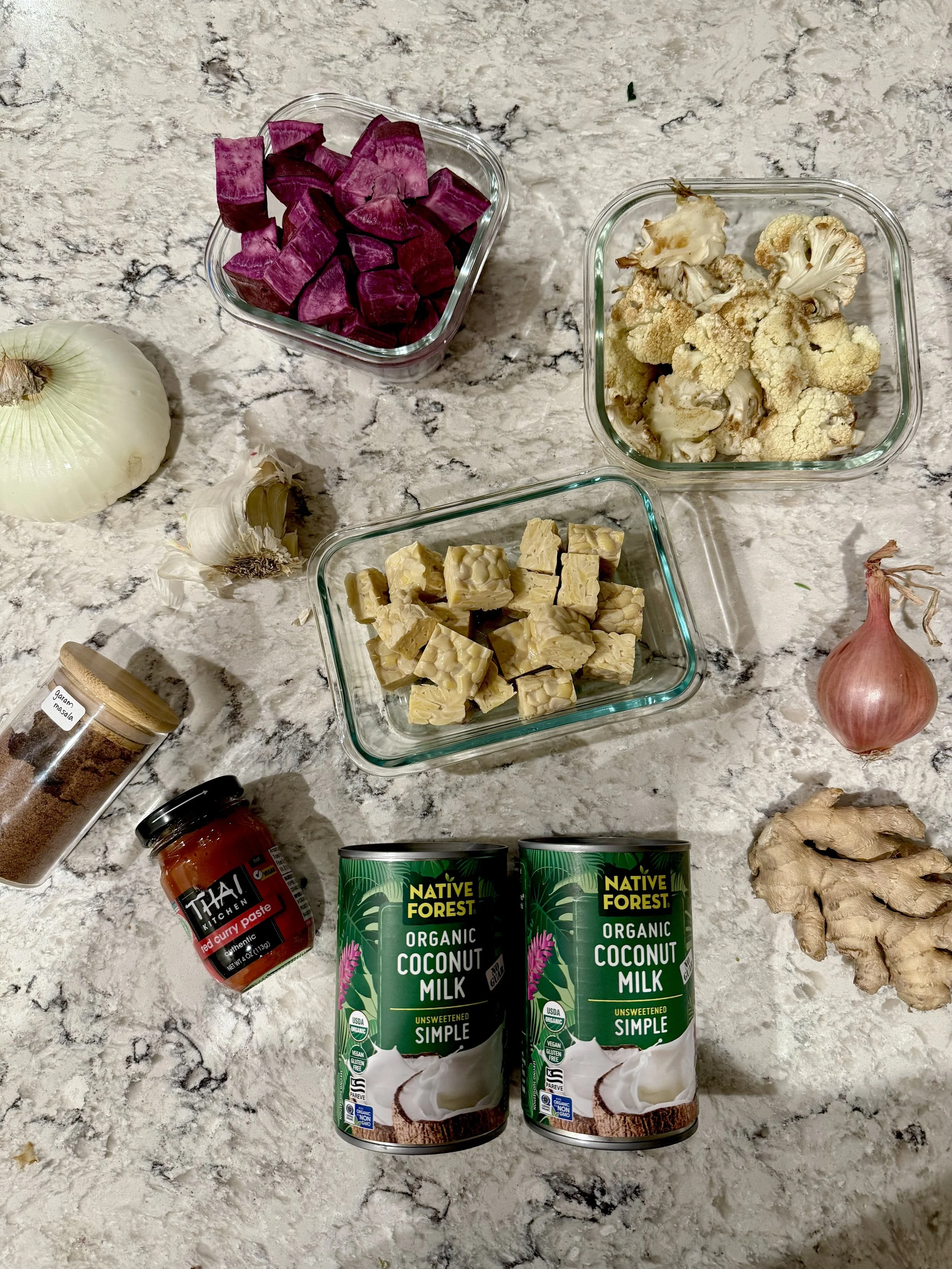 these are the ingredients for a tempeh thai red curry