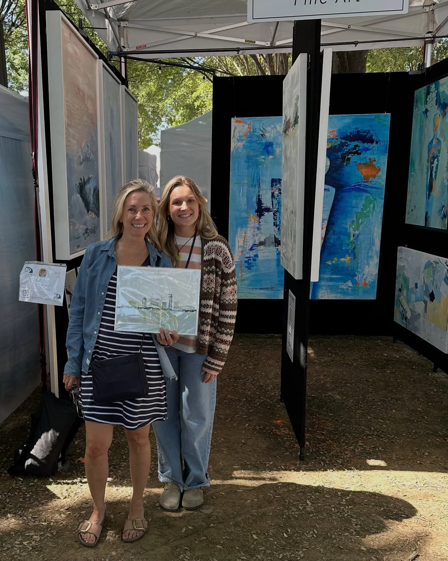 Thank you Louisville! What a fun weekend visiting a new city and meeting all of the amazing art lovers at the event. 

#artfestival #louisville #acrylicartwork