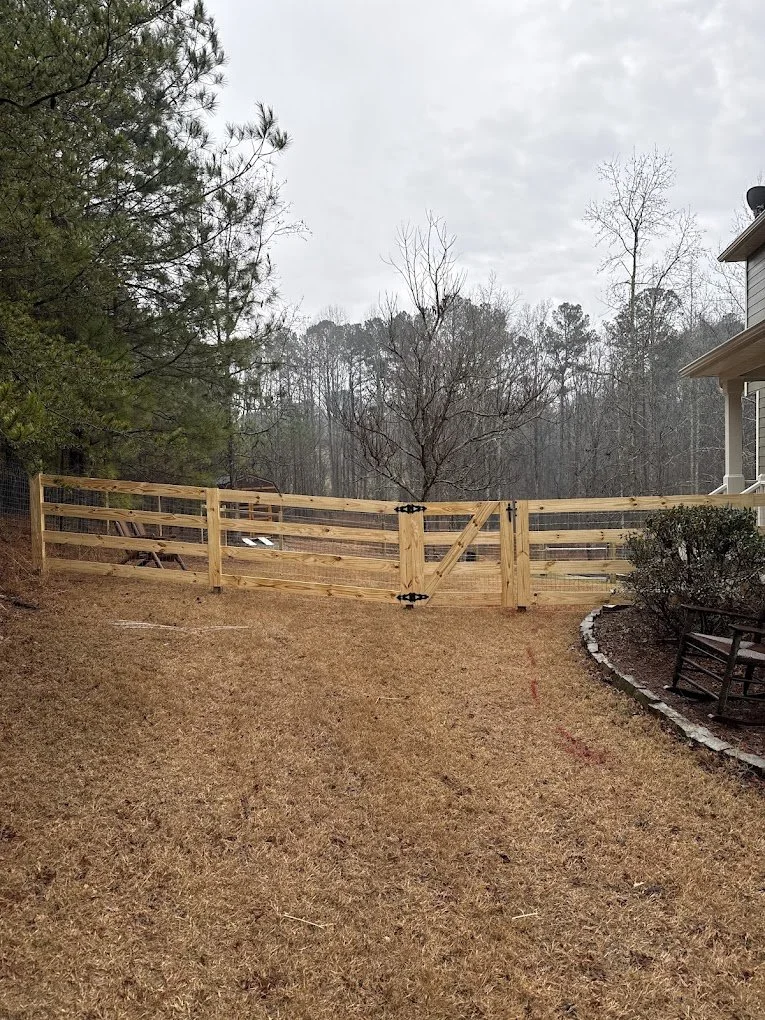 4ft Cattle fence with 4 Board Ranch Rail on Front Face