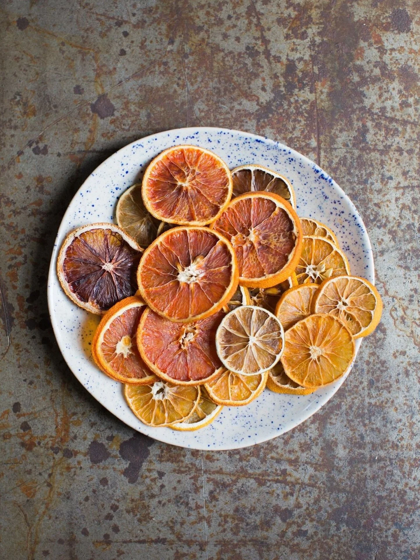 Dreaming up the menu for our next event. ✨ cannot wait! 
.
.
.
#garnishes #driedgarnish #mobilebar #mobilehorsetrailerbar #thecedarwagonco #loomis #placer #placercounty #eventvendor #vendor